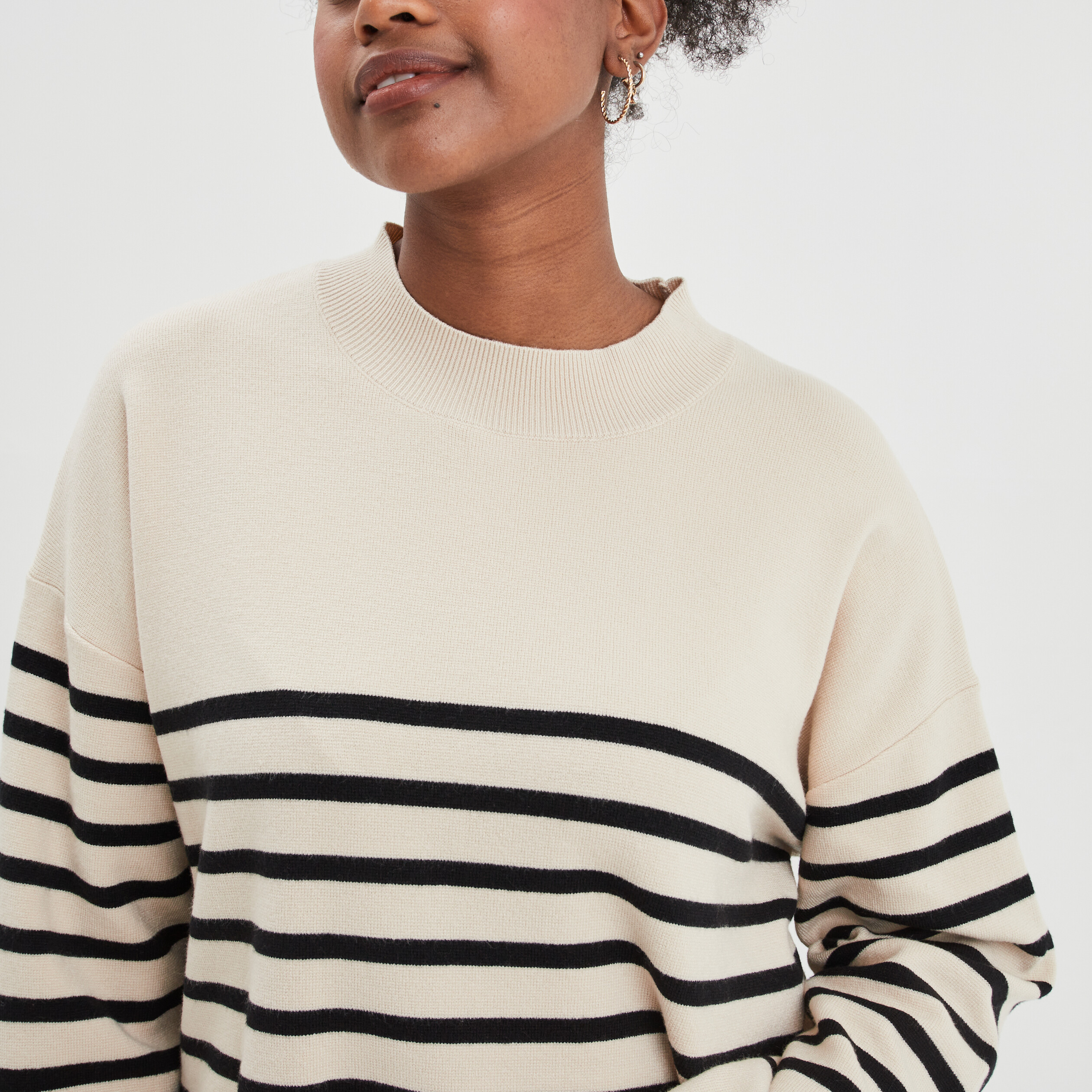 Pull col montant boutons poignets beige femme