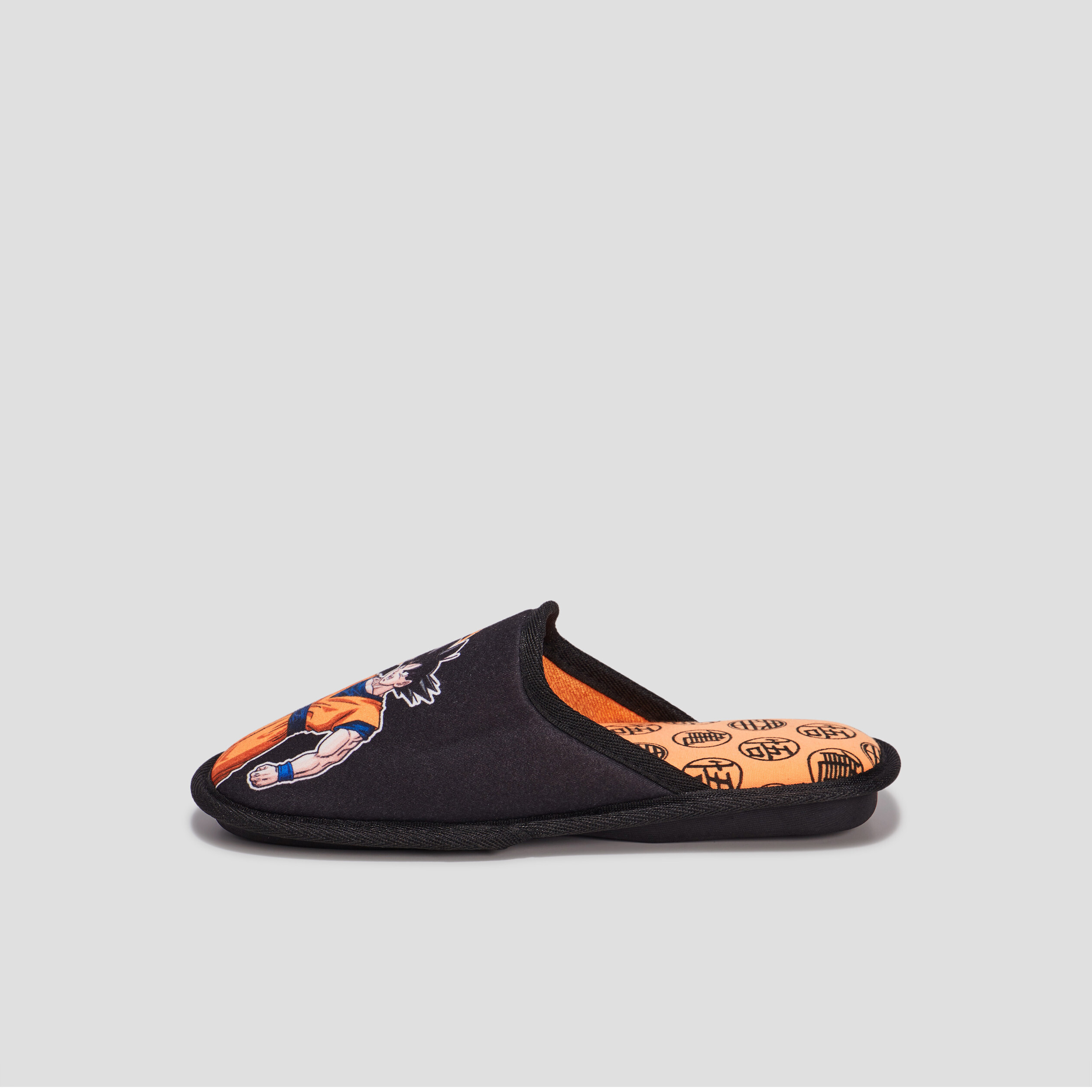 chaussons mules dragon ball z noir garcon Chaussons mules Dragon Ball Z noir garçon