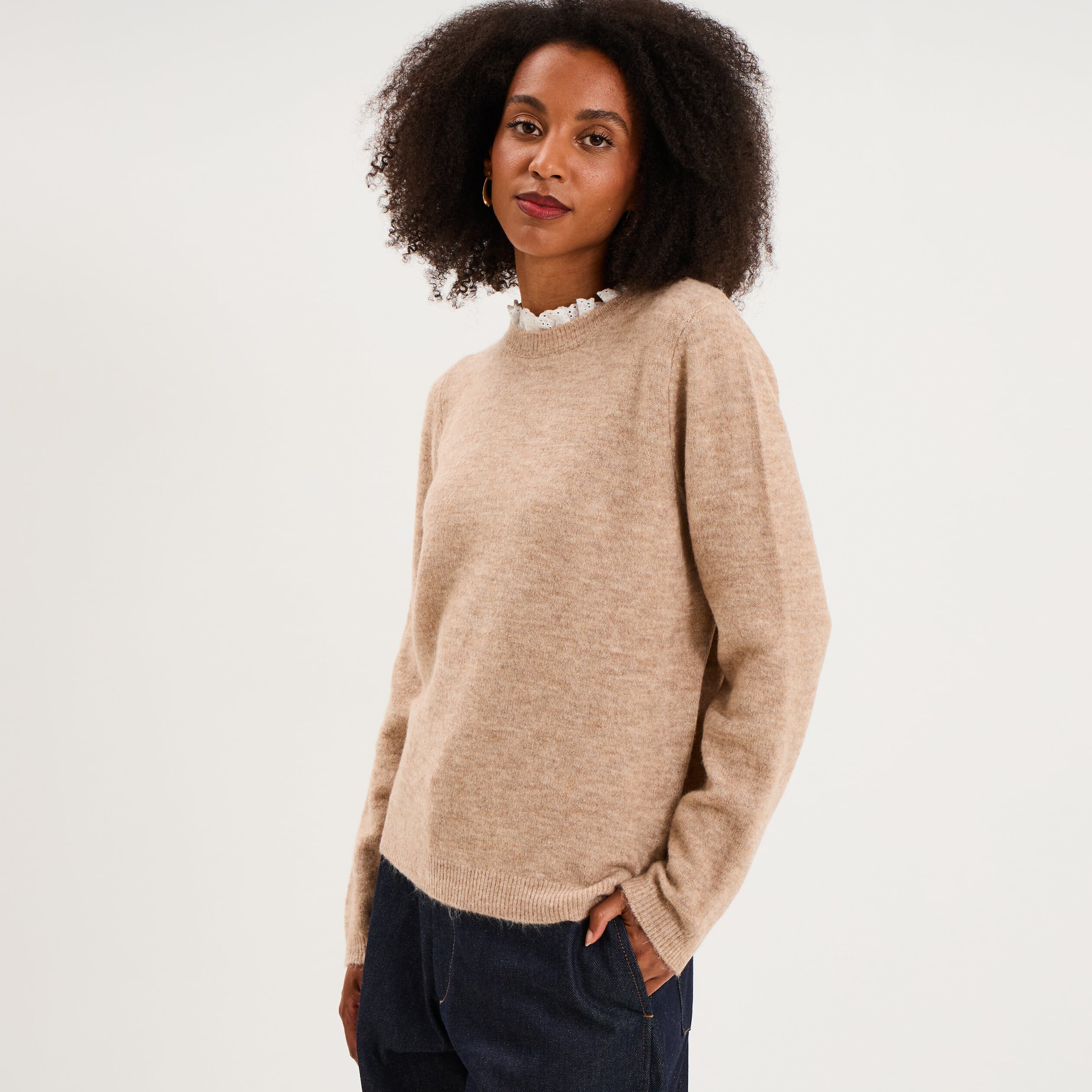 Pull 2 en 1 col rond broderie anglaise beige femme