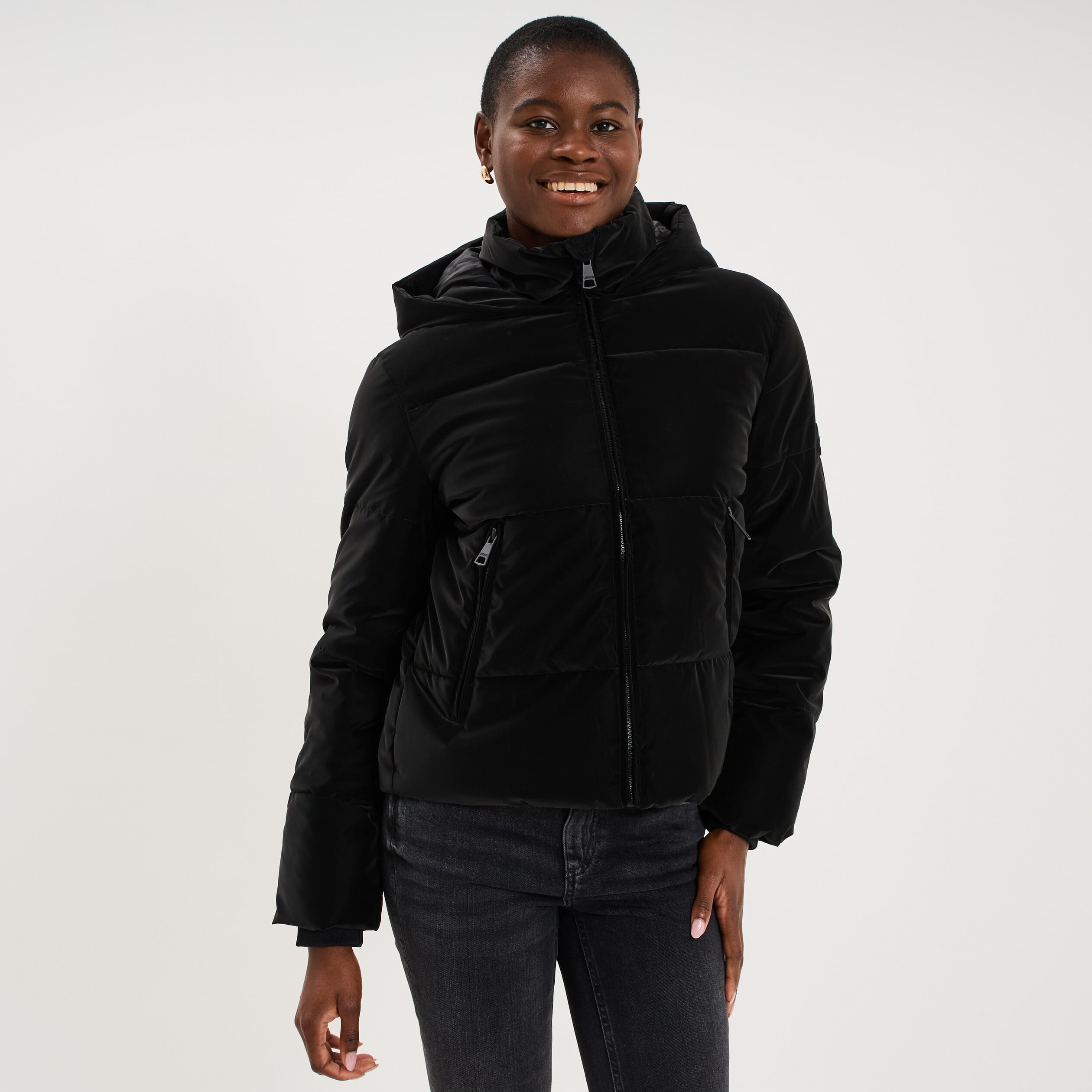 Doudoune courte imperm&eacute;able &agrave; capuche noir femme