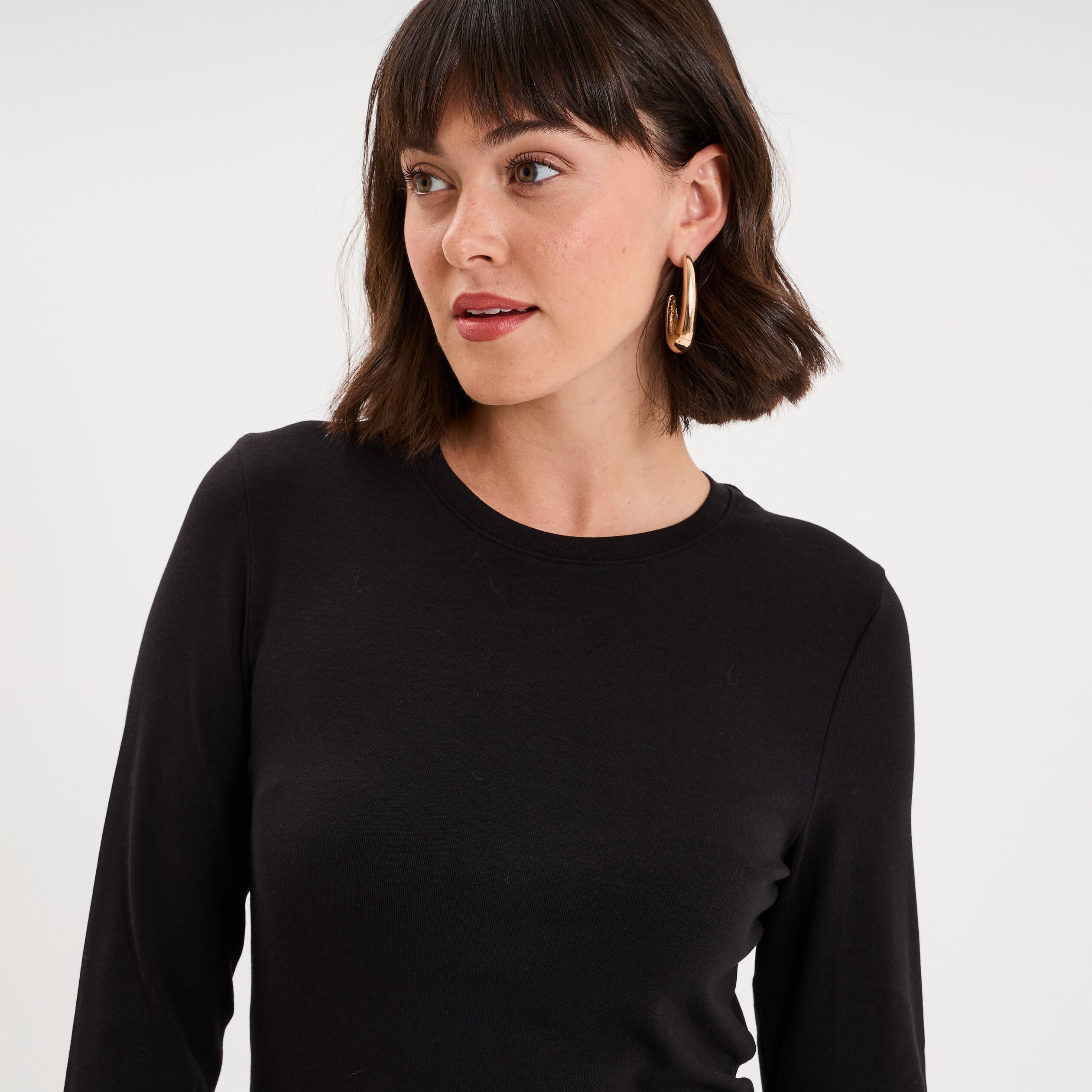 T-shirt manches longues col rond ajust&eacute; noir femme
