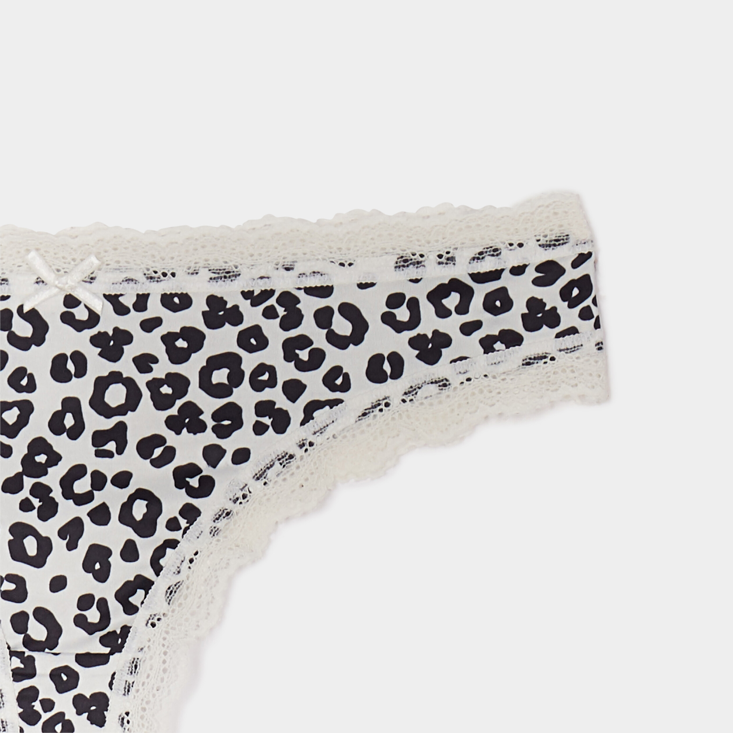 Lot de tangas bords dentelle ecru femme La Halle