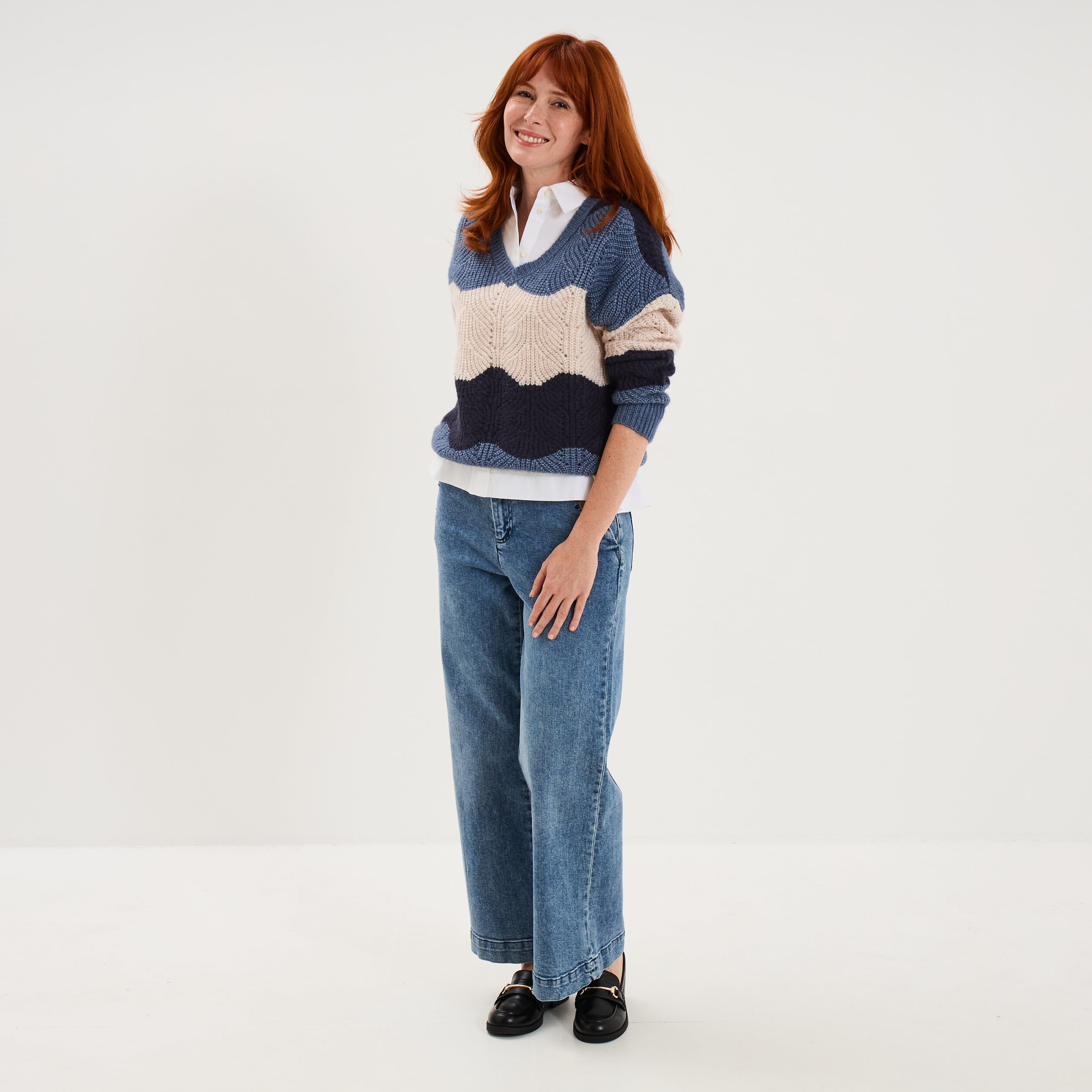 Pull col V ajour&eacute; manches longues bleu ciel femme