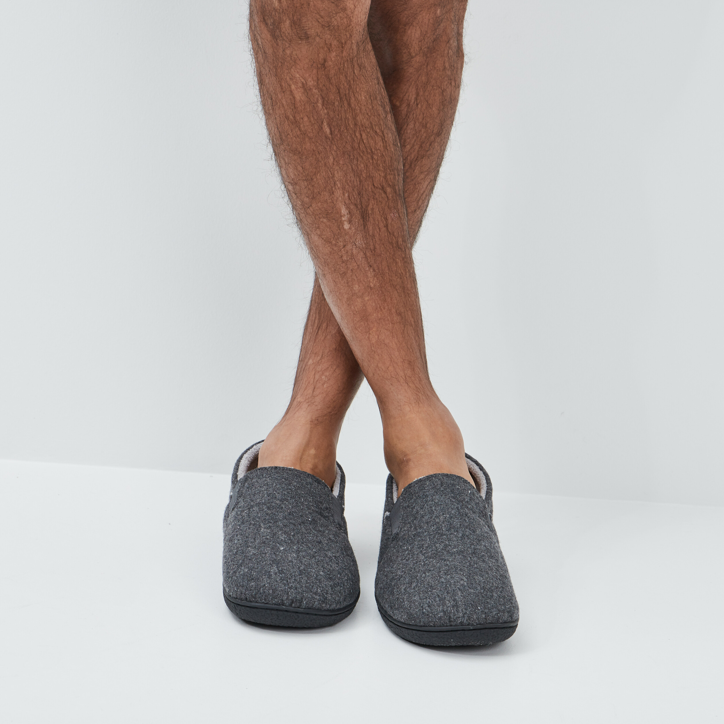 chaussons gris homme Chaussons gris homme