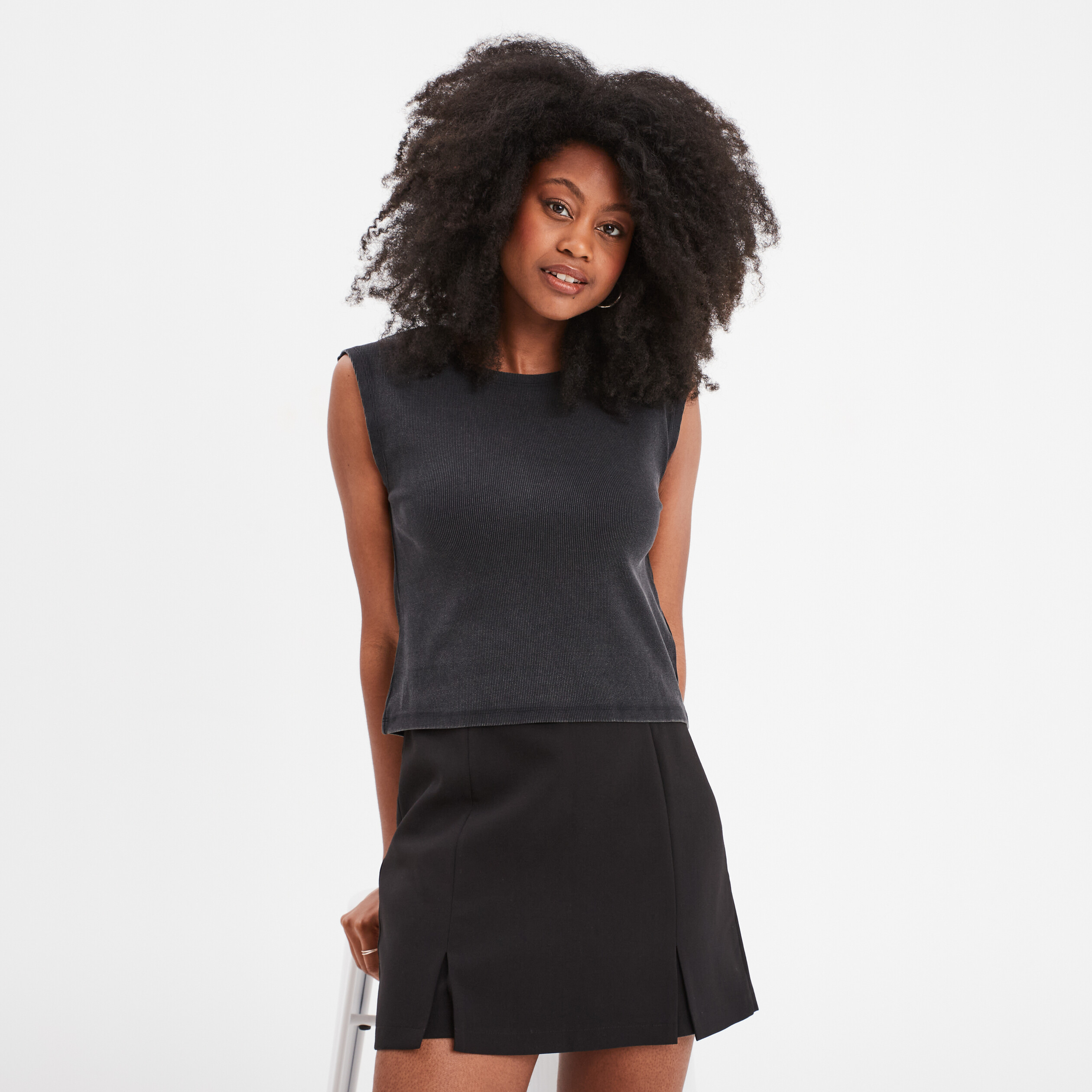t shirt cintre manches courtes liberto noir femme T-shirt cintré manches courtes Liberto noir femme