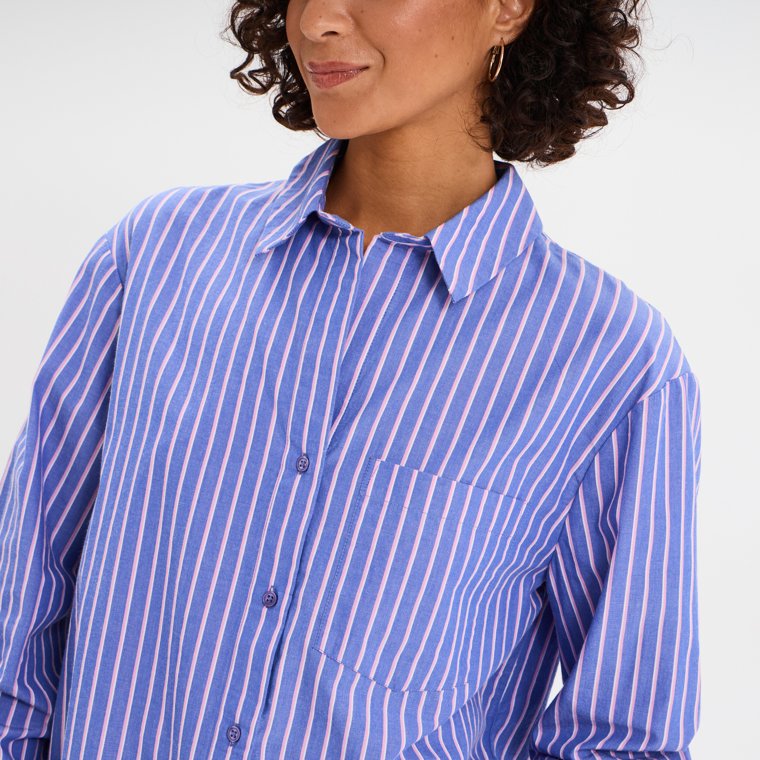 chemise oversize 1 poche coton bleu electrique femme Chemise oversize 1 poche coton bleu electrique femme