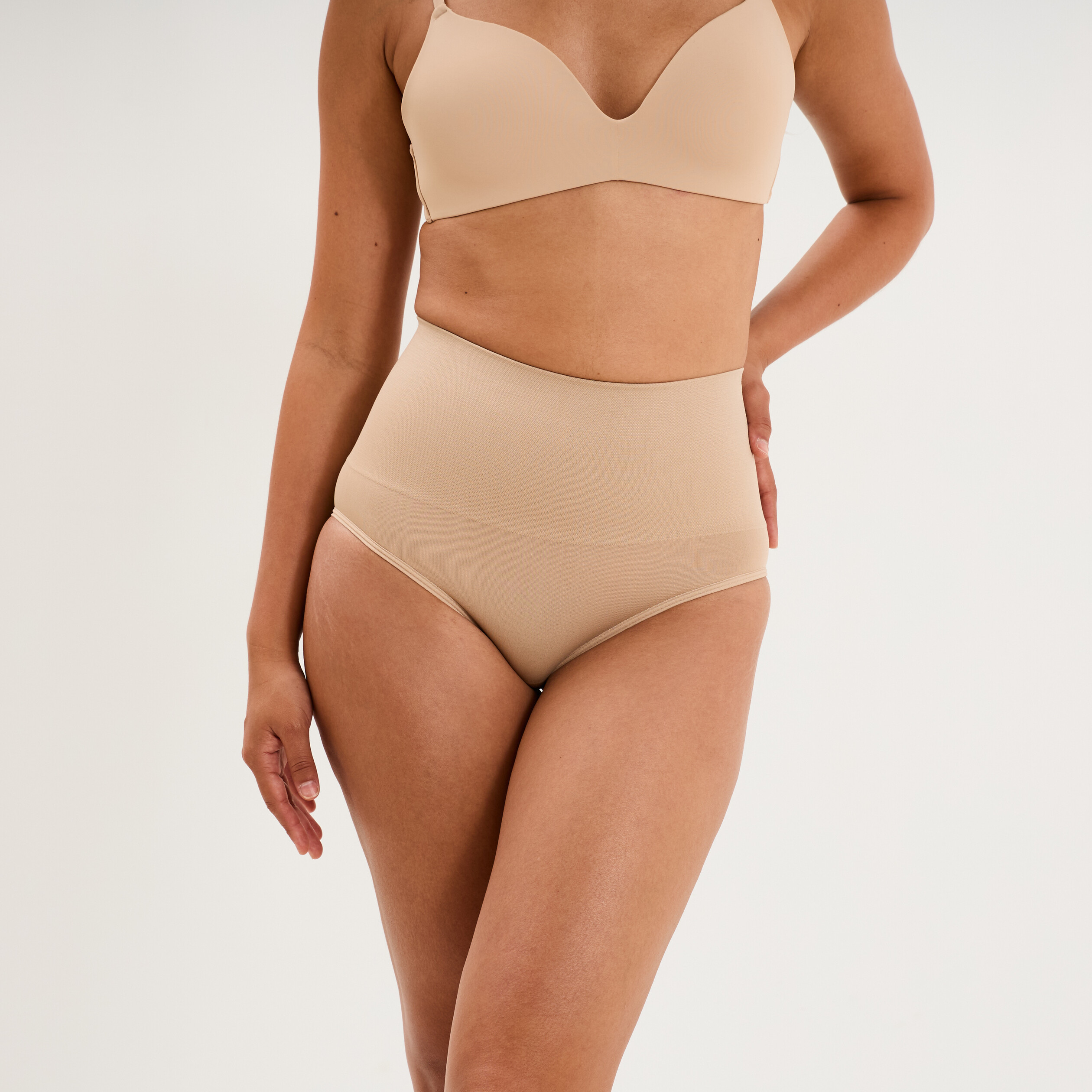 Culotte gainante sans couture beige femme