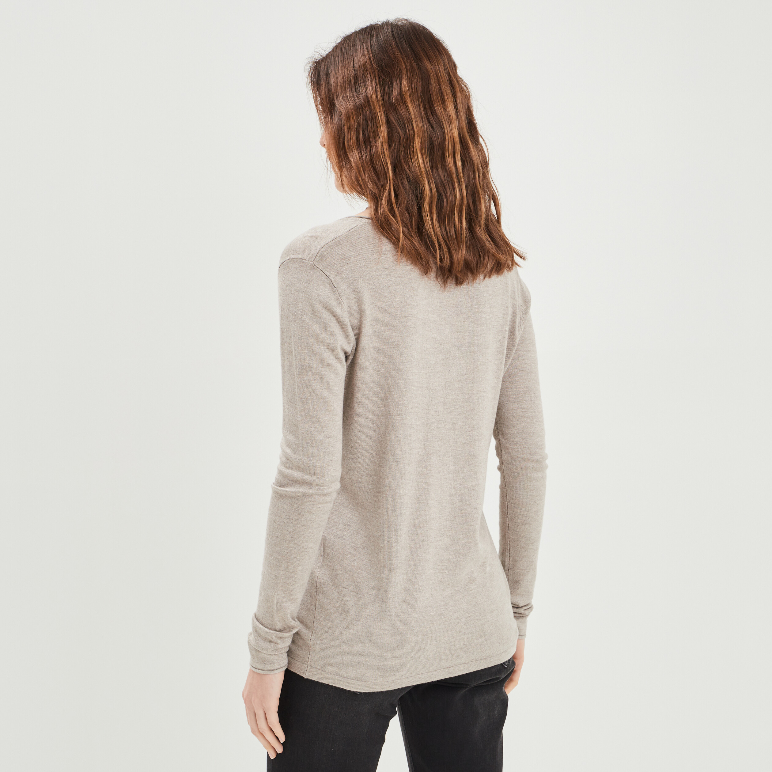 Pull avec col en V beige femme