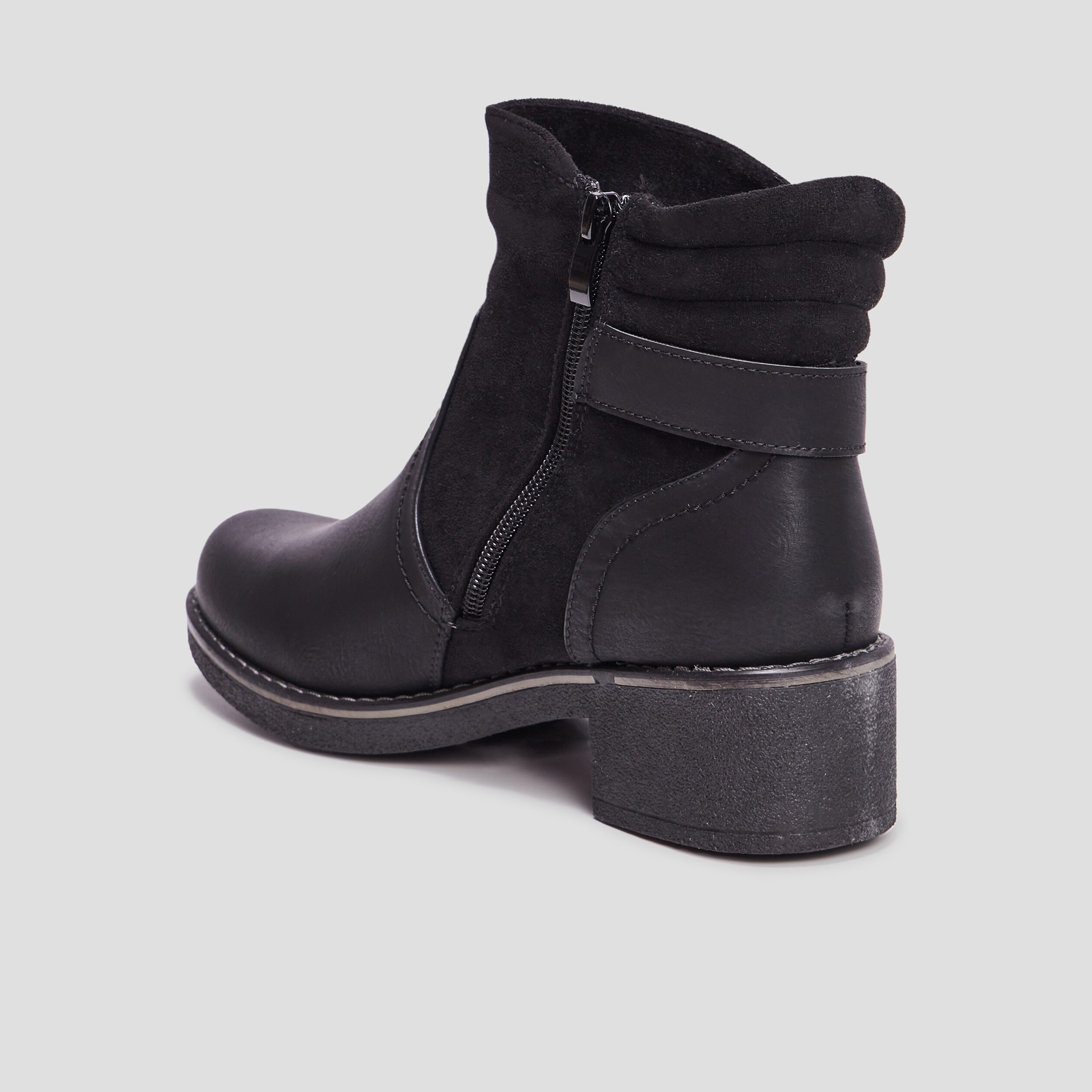 Bottines &agrave; talons pied large noir femme