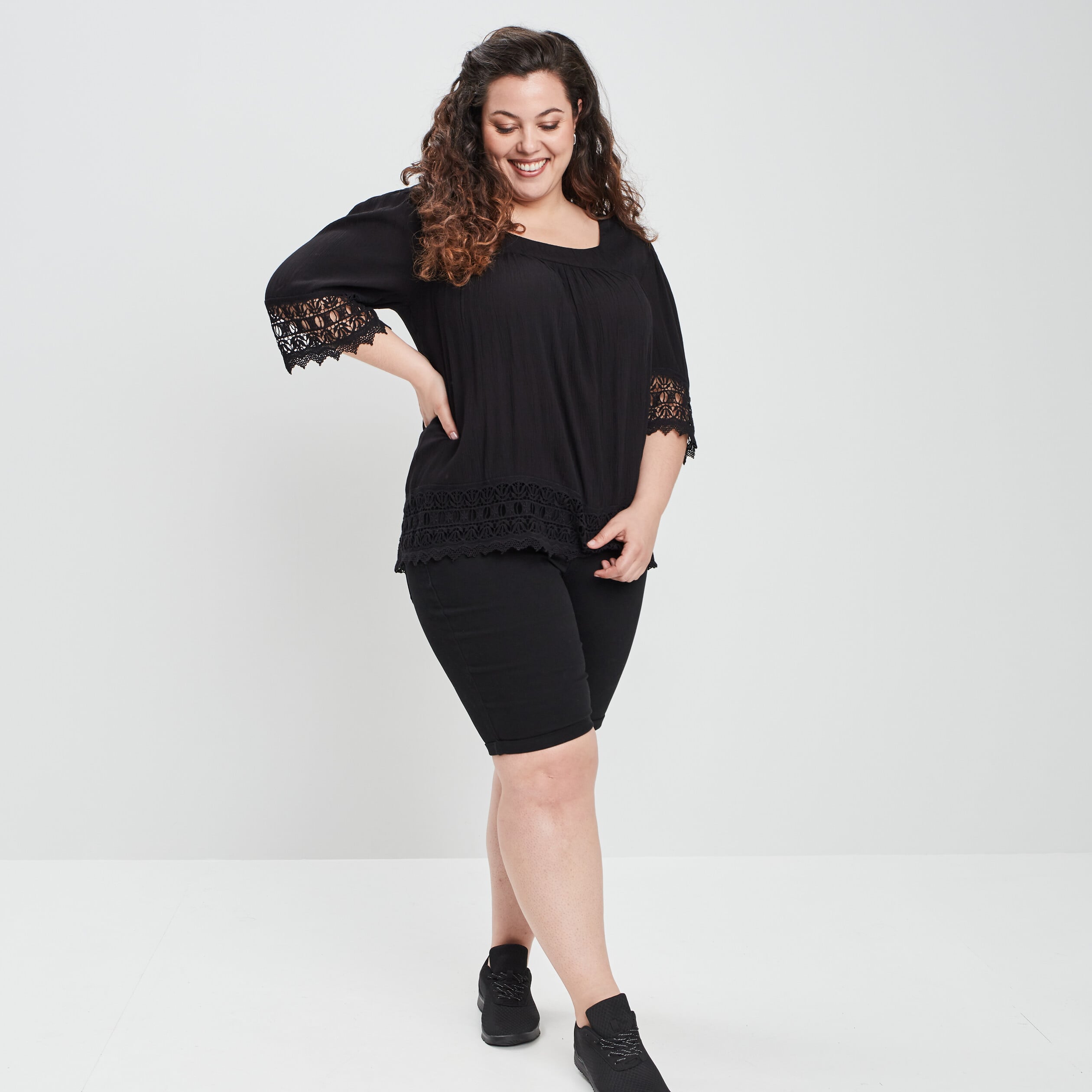 Blouse fluide manches 3/4 en dentelle noir femme grande taille