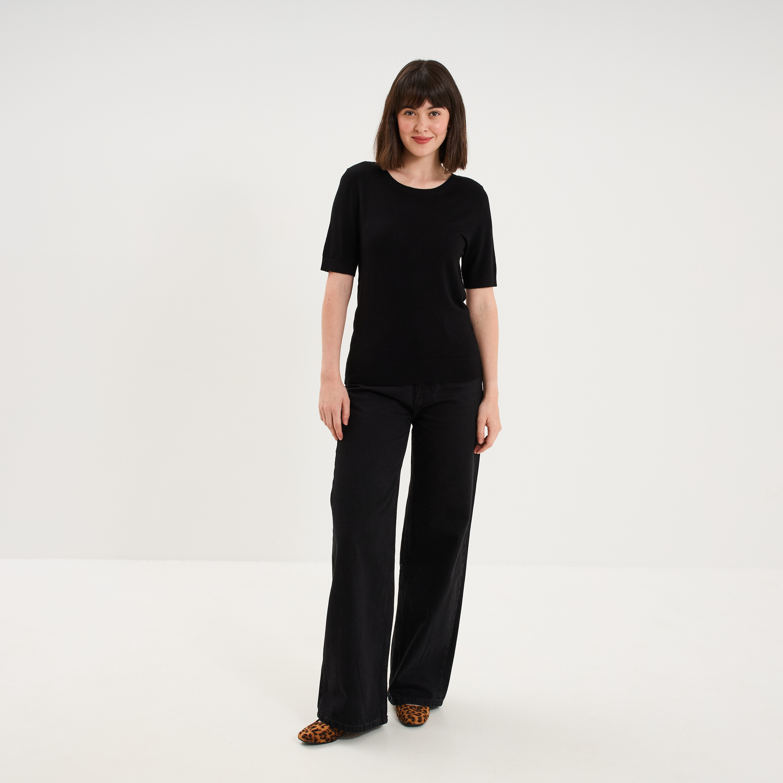 Pull manches courtes col rond noir femme