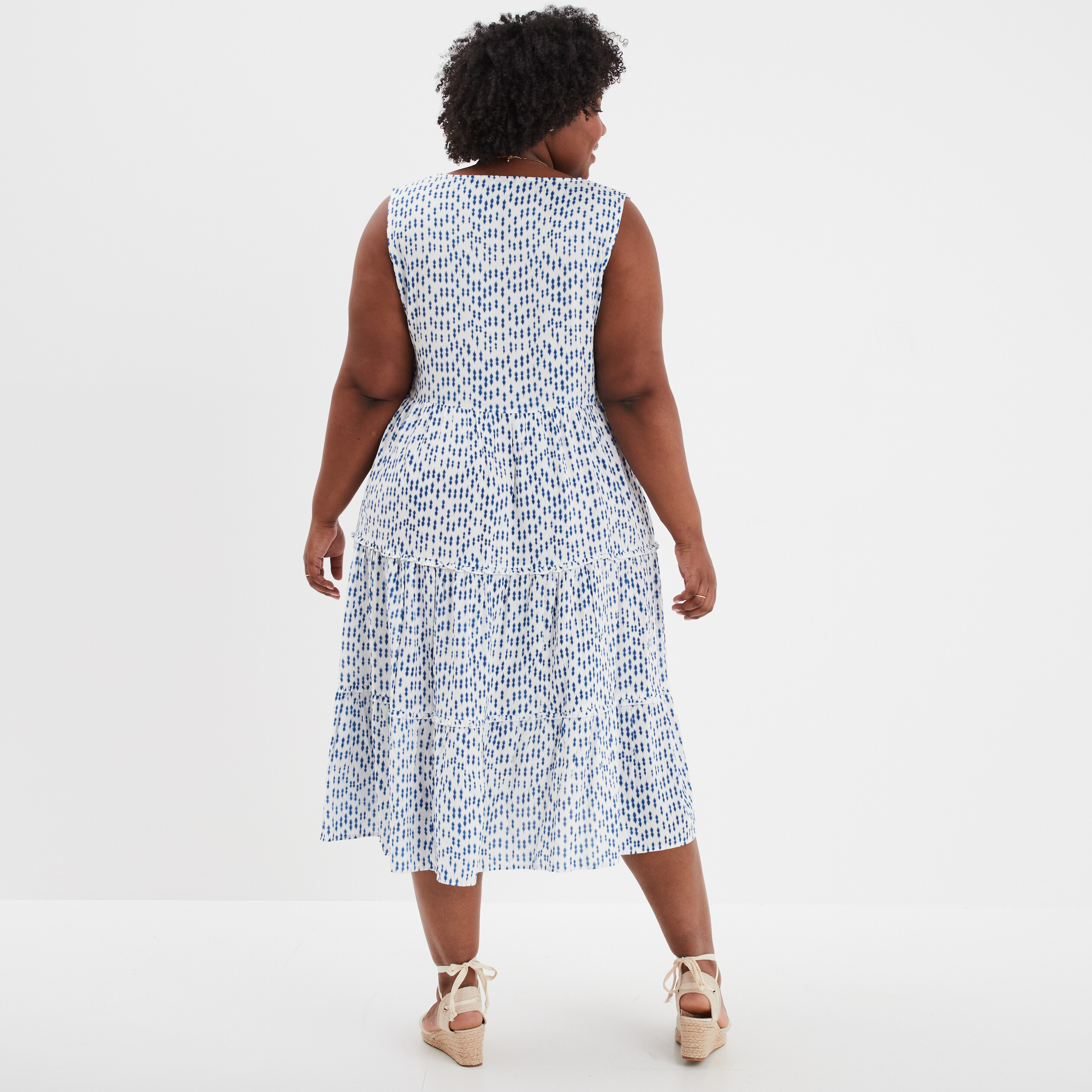 robe a etages fluide sans manches ecru femmegt Robe à étages fluide sans manches ecru femme grande taille