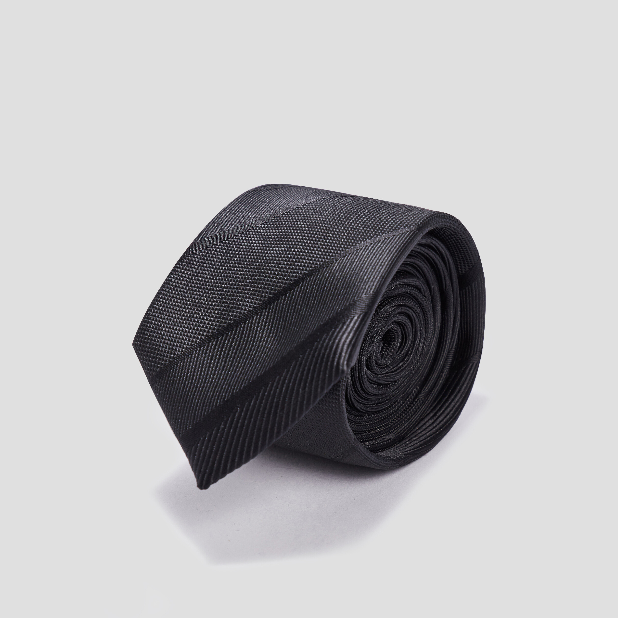 Cravate textur&eacute;e effet satin noir homme