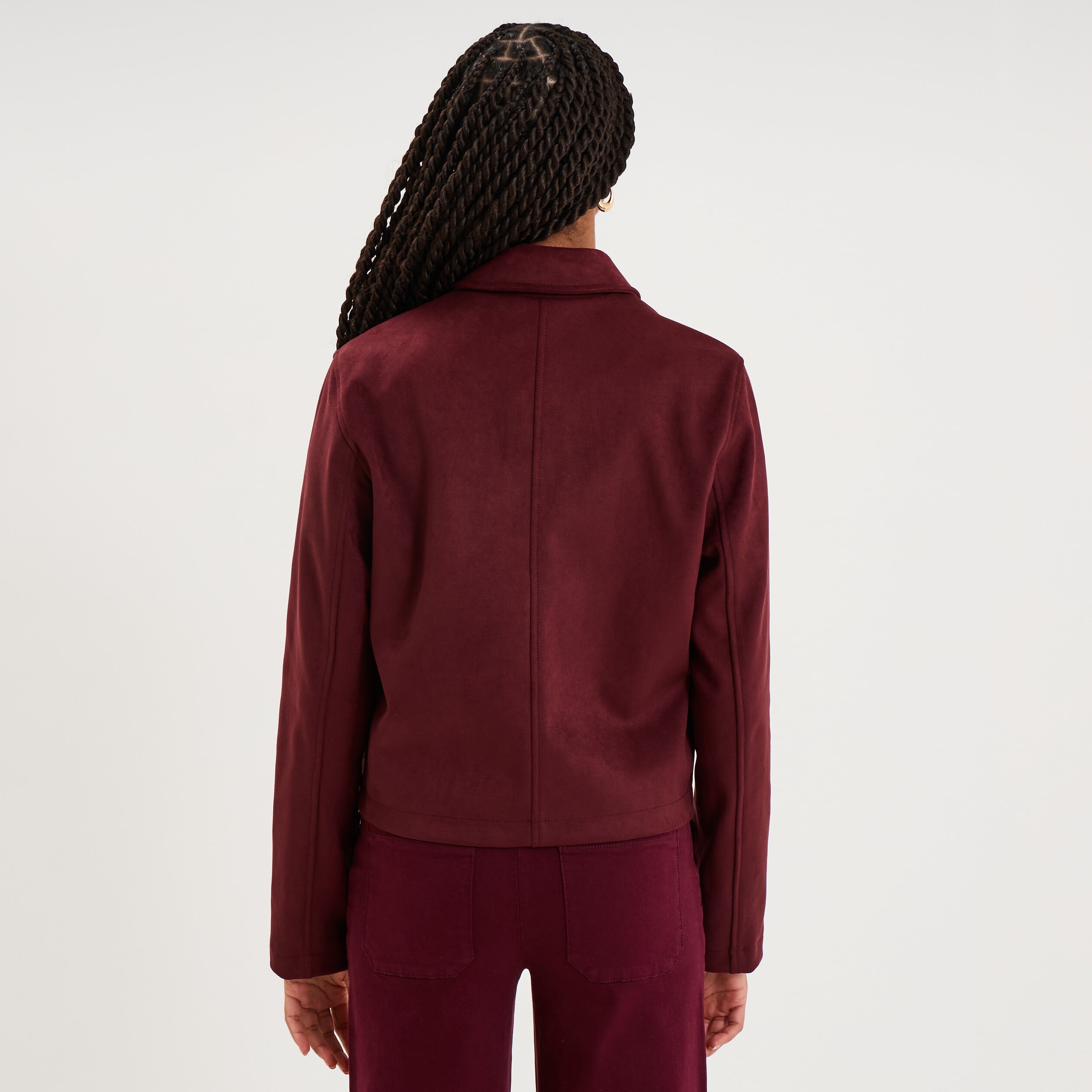 Veste paletot en su&eacute;dine boutonn&eacute;e violet fonc&eacute; femme