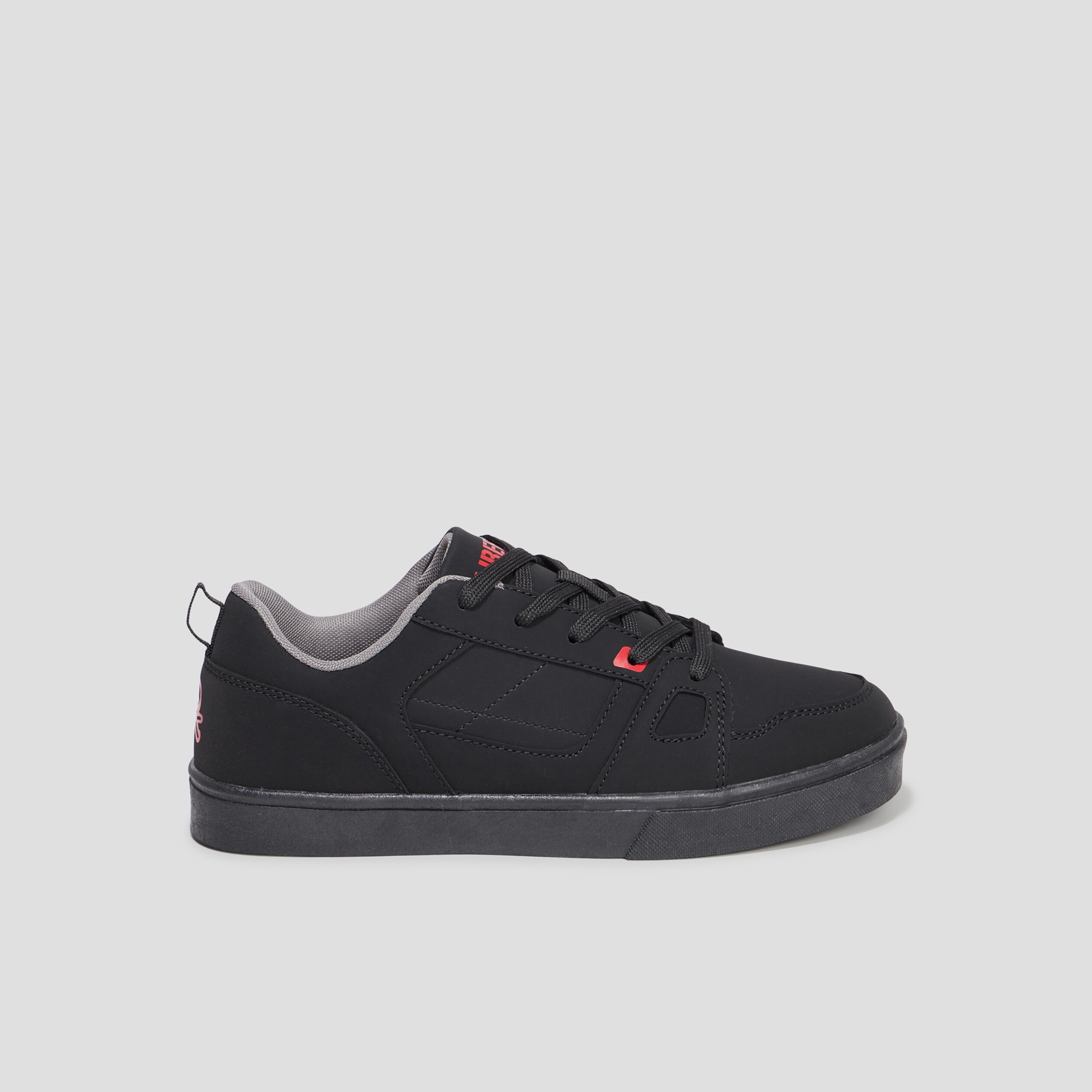 tennis basses a lacets liberto tomy noir garcon Tennis basses à lacets Liberto Tomy noir garçon