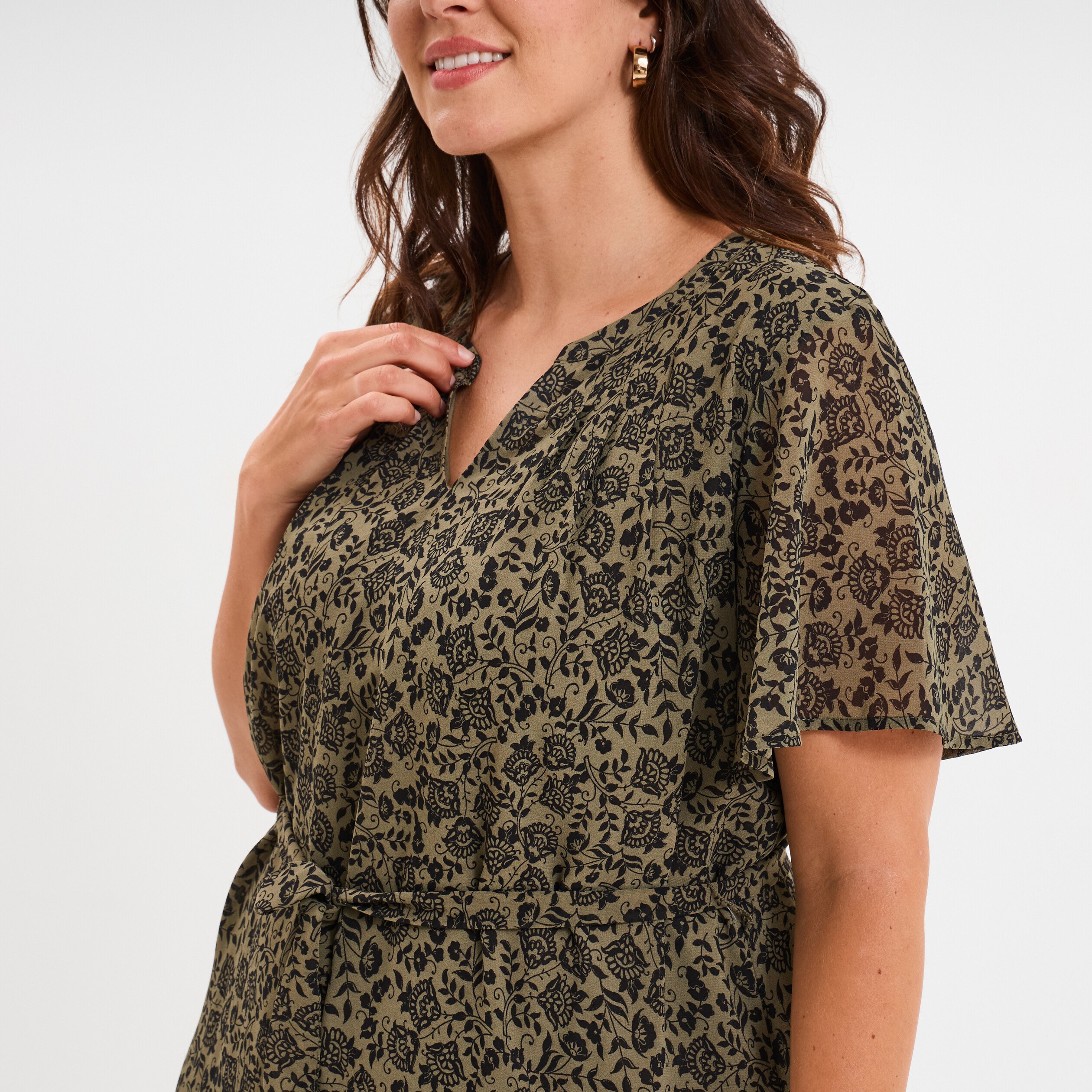 robe col tunisien manches courtes vert kaki femmegt Robe col tunisien manches courtes vert kaki femme grande taille