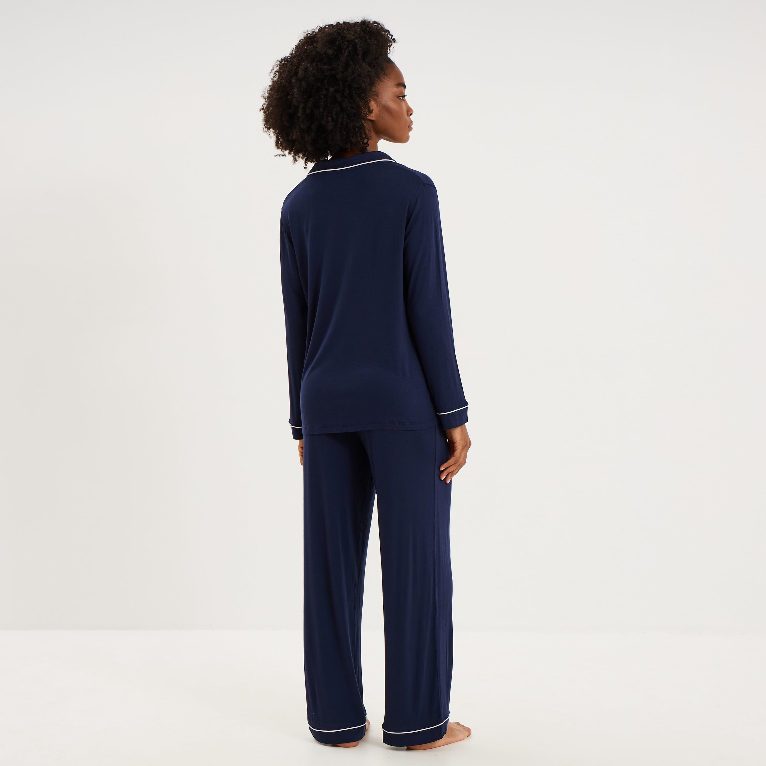 Ensemble pyjama pantalon et chemise bleu marine femme