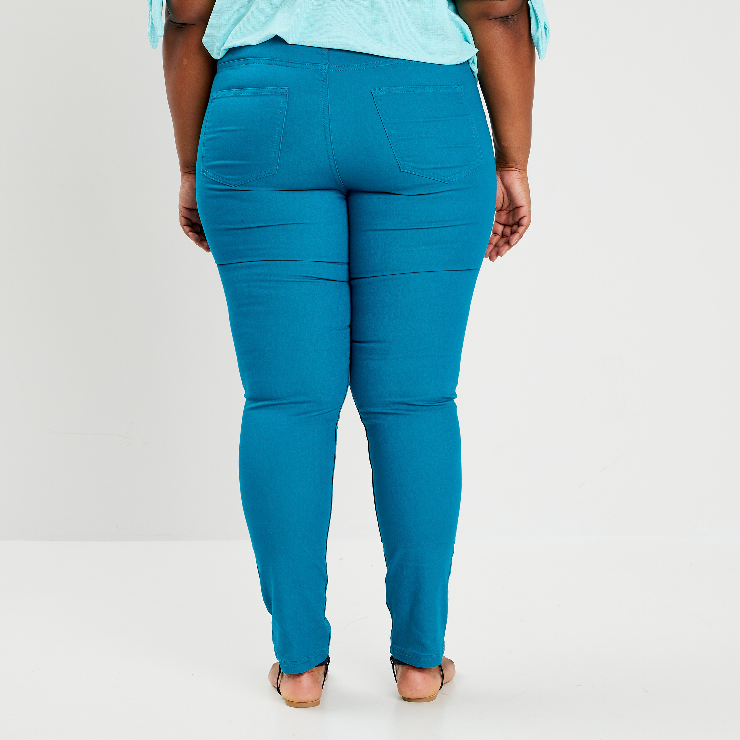 pantalon slim taille haute et elastiquee bleu canard femmegt Pantalon slim taille haute et élastiquée bleu canard femme grande taille