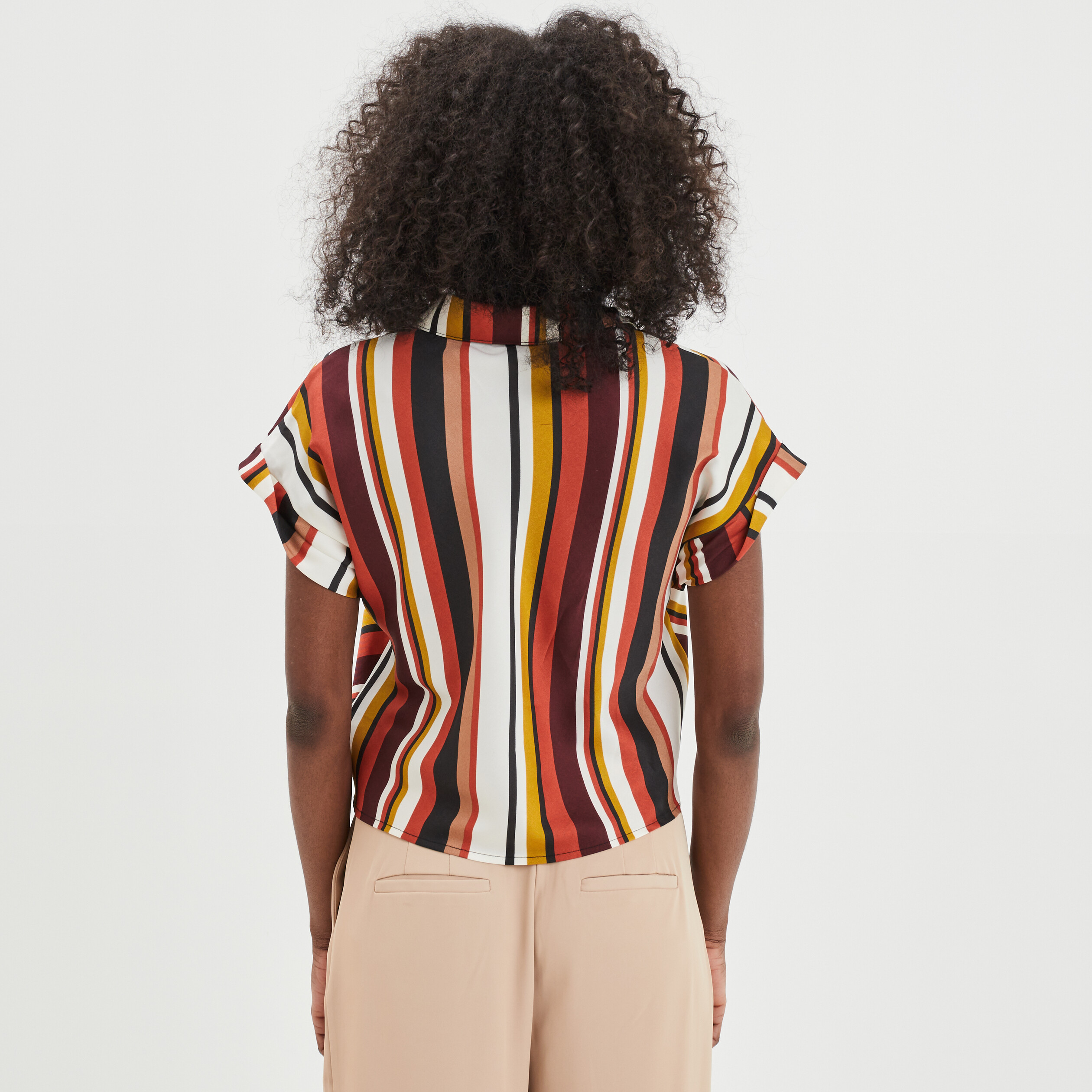 chemise satin nouee manches courtes multicolore femme Chemise satin nouée manches courtes multicolore femme