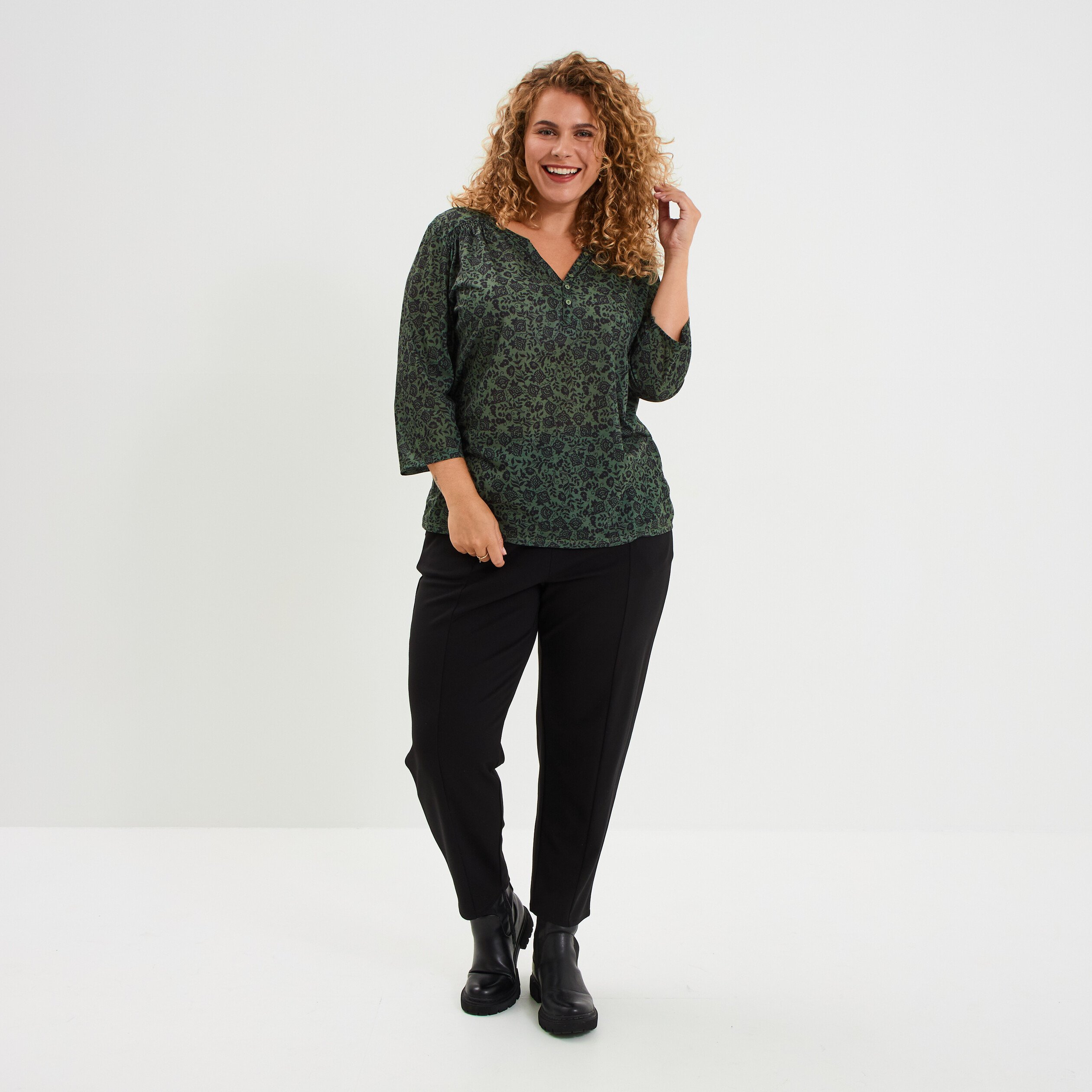 t shirt col tunisien manches 34 vert kaki femmegt T-shirt col tunisien manches 3/4 vert kaki femme grande taille