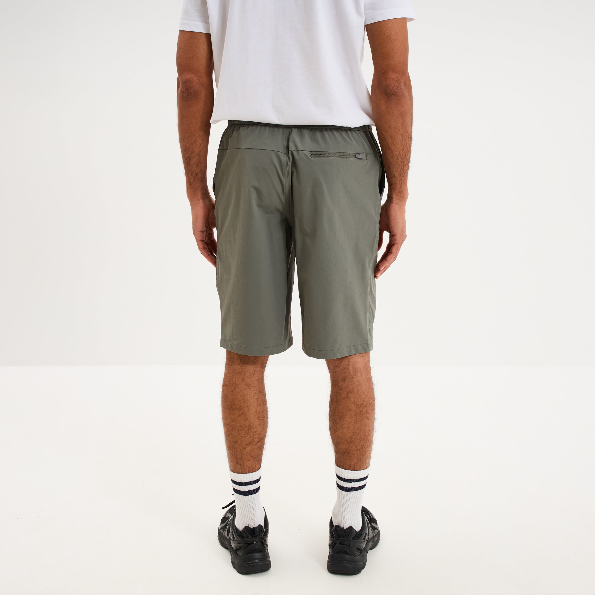 Short de randonn&eacute;e respirant gris homme