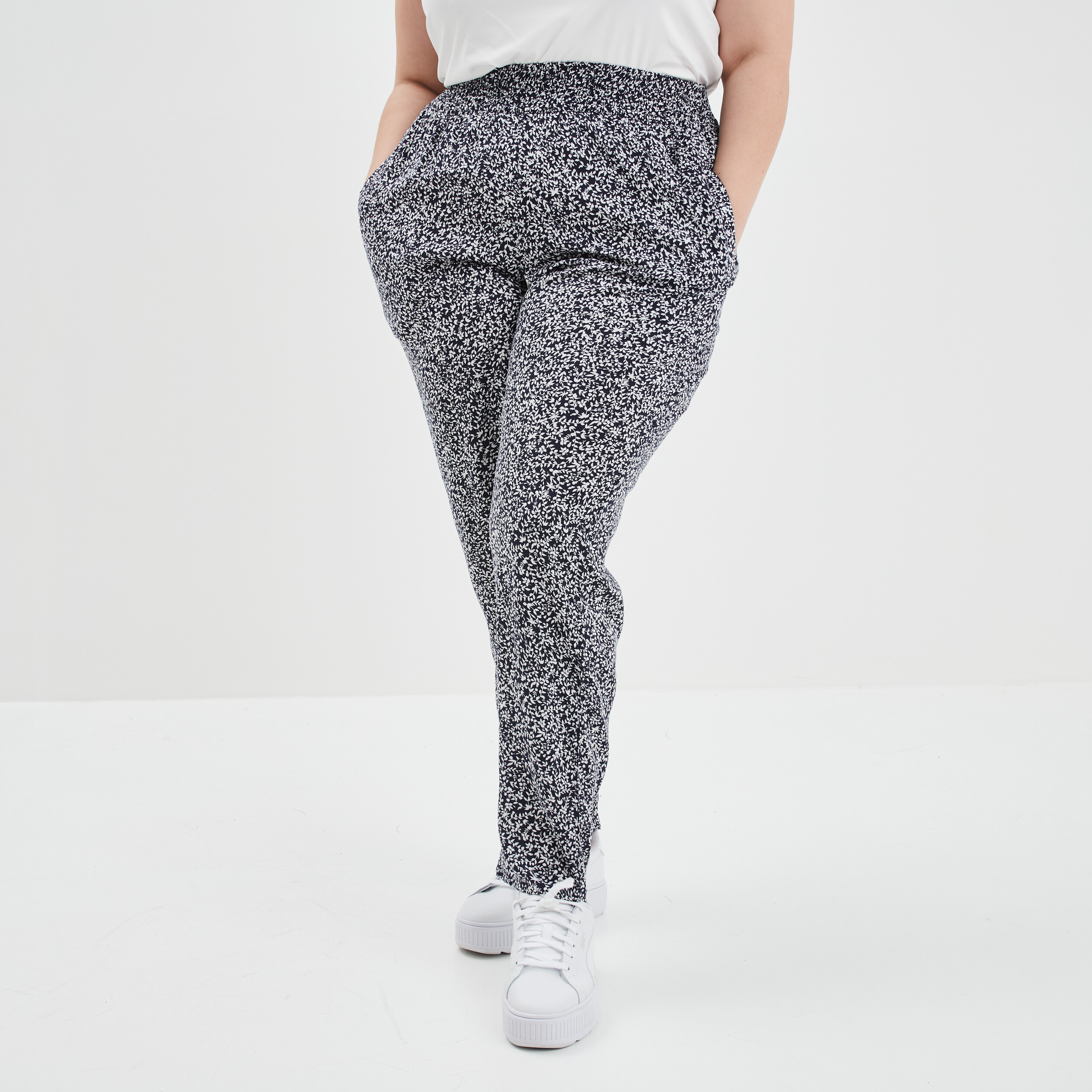 Le pantalon fluide taille élastique Shirley, Soaked in Luxury, Magasinez  des Pantalons Ajustés et Skinny pour Femme