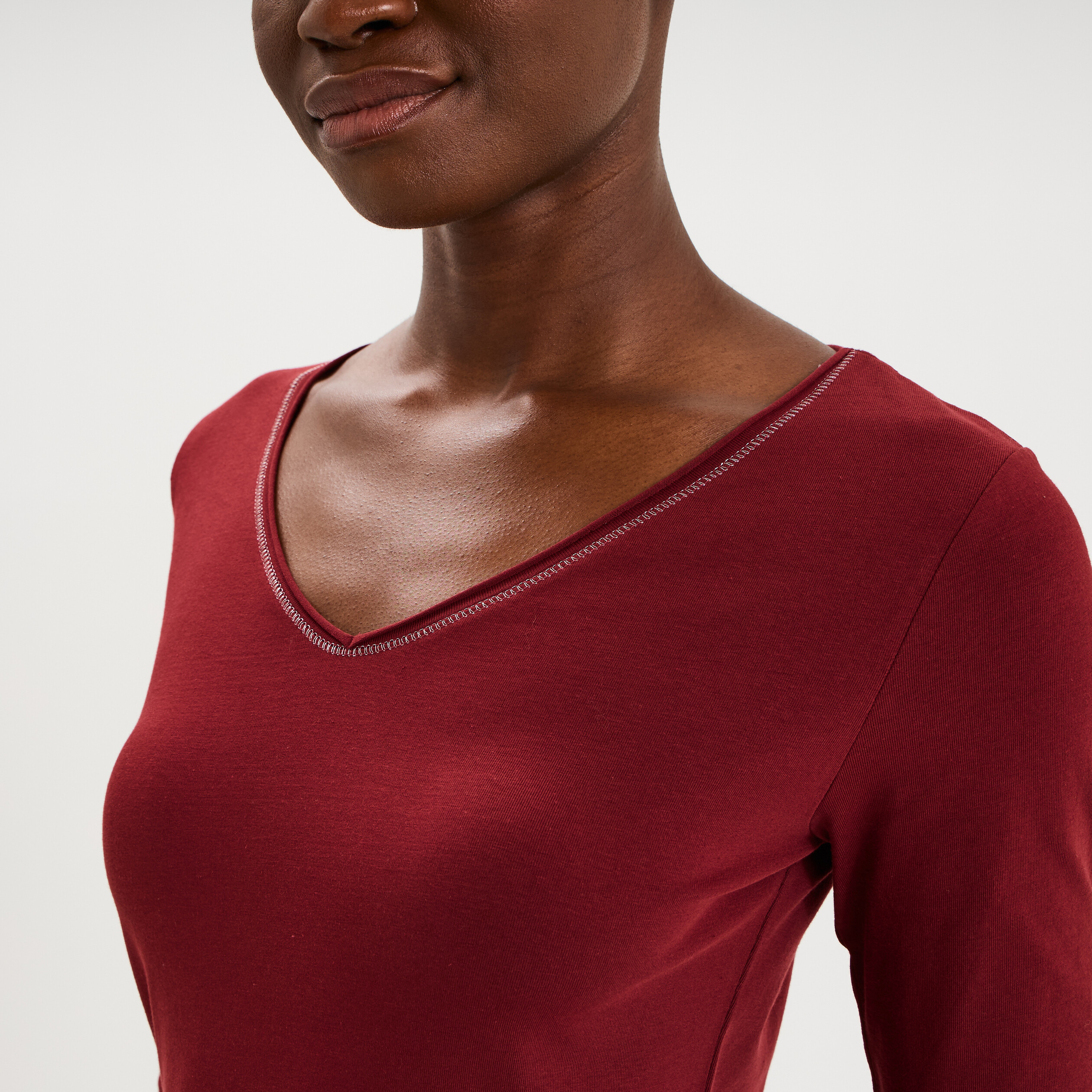T-shirt manches longues col en V coton bordeaux femme