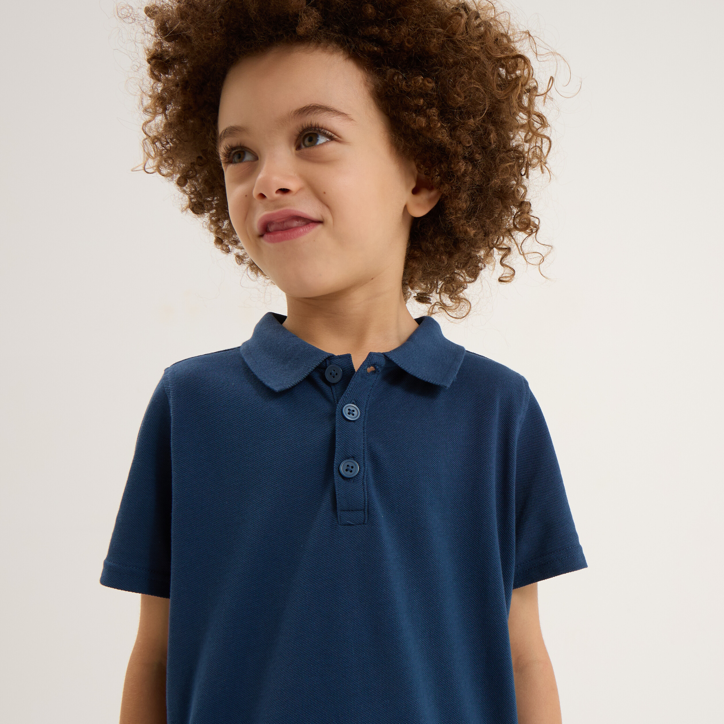 polo manches courtes a detail brode bleu marine garcon Polo manches courtes à détail brodé bleu marine garçon