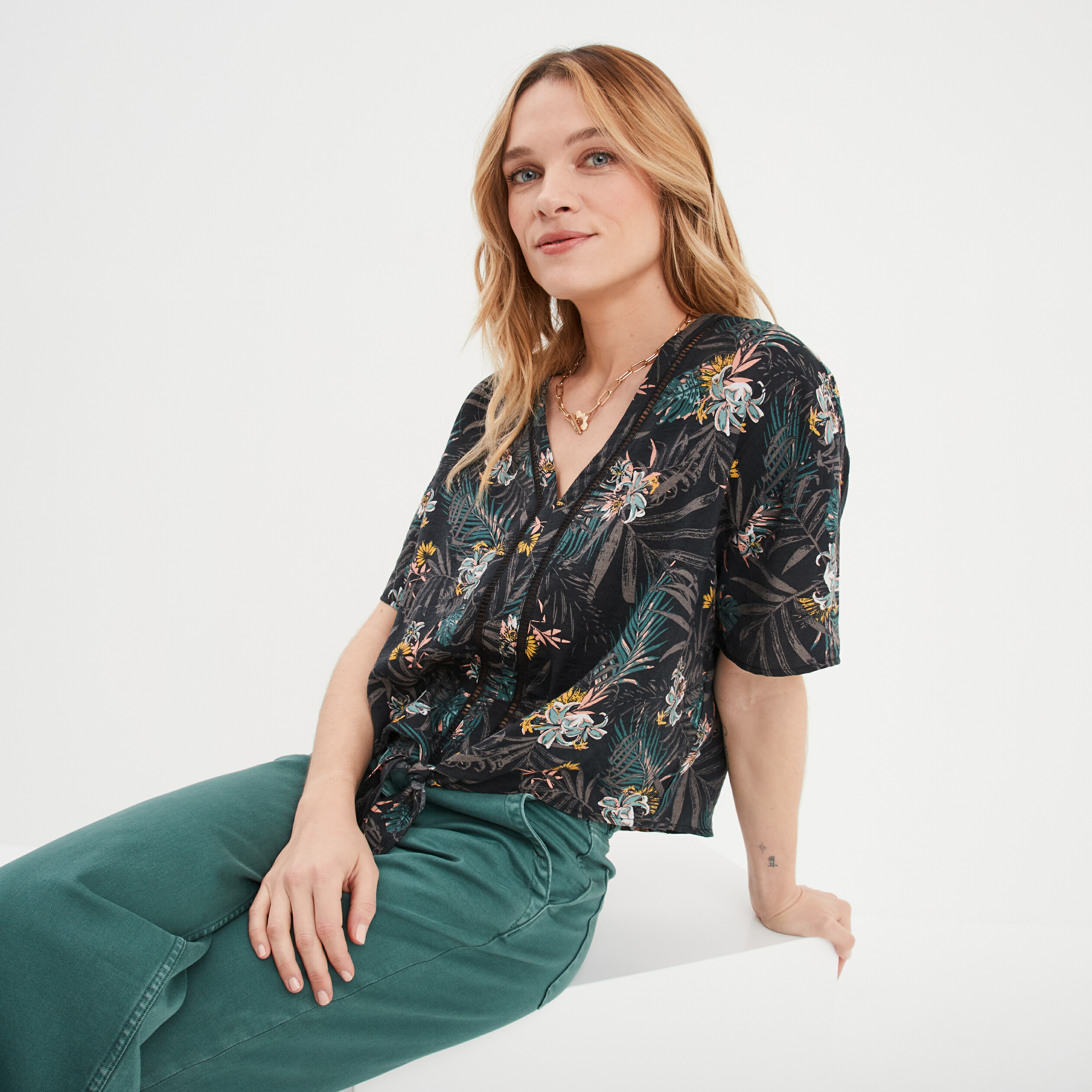 Blouse manches courtes détail noeud noir femme La Halle