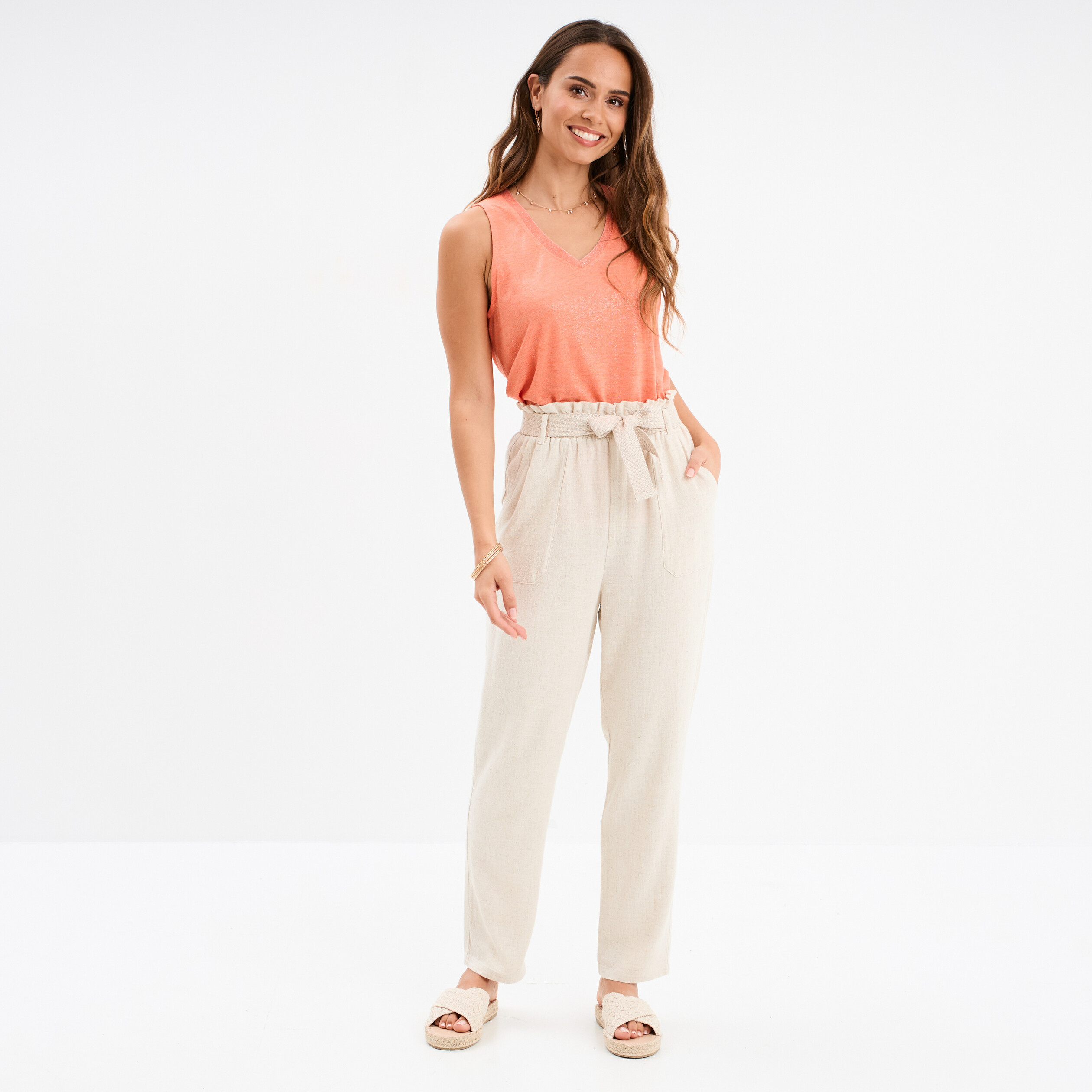 pantalon paperbag taille elastiquee beige femme Pantalon paperbag taille élastiquée beige femme
