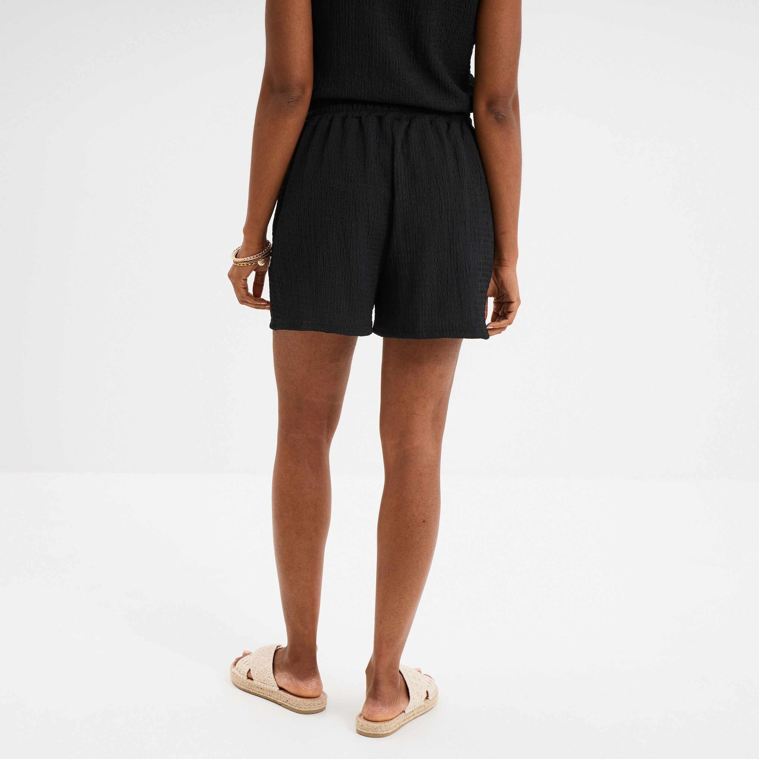 short droit effet gauffre noir femme Short droit effet gauffré noir femme