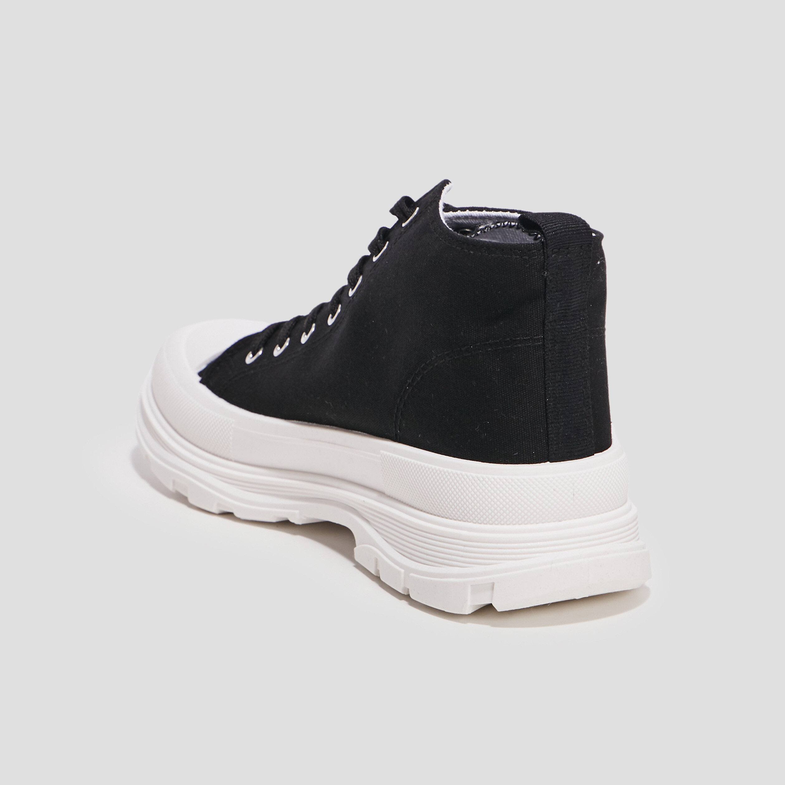 baskets montantes a lacets en toile noir femme Baskets montantes à lacets en toile noir femme