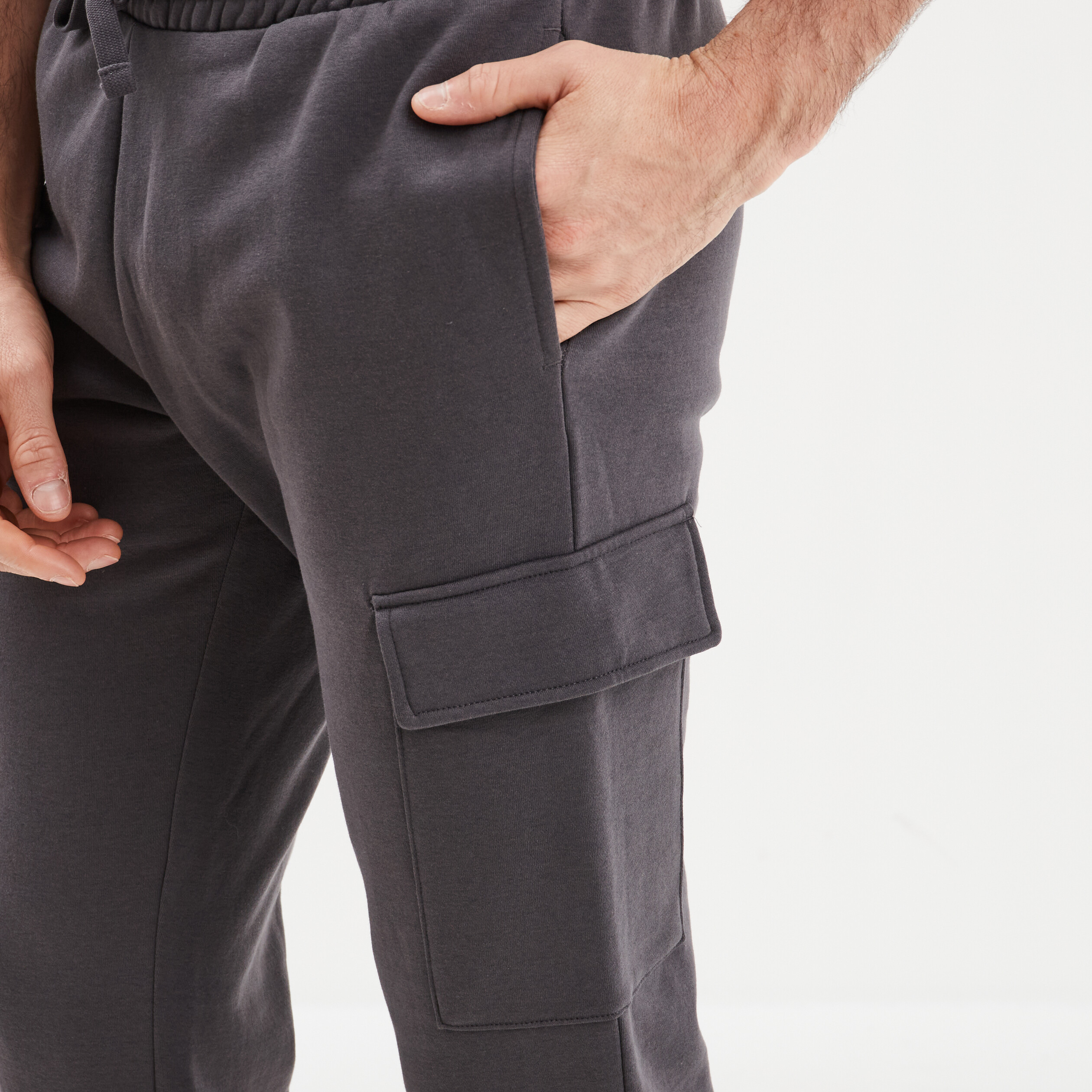 Pantalon jogging cargo molleton gris fonc&eacute; homme