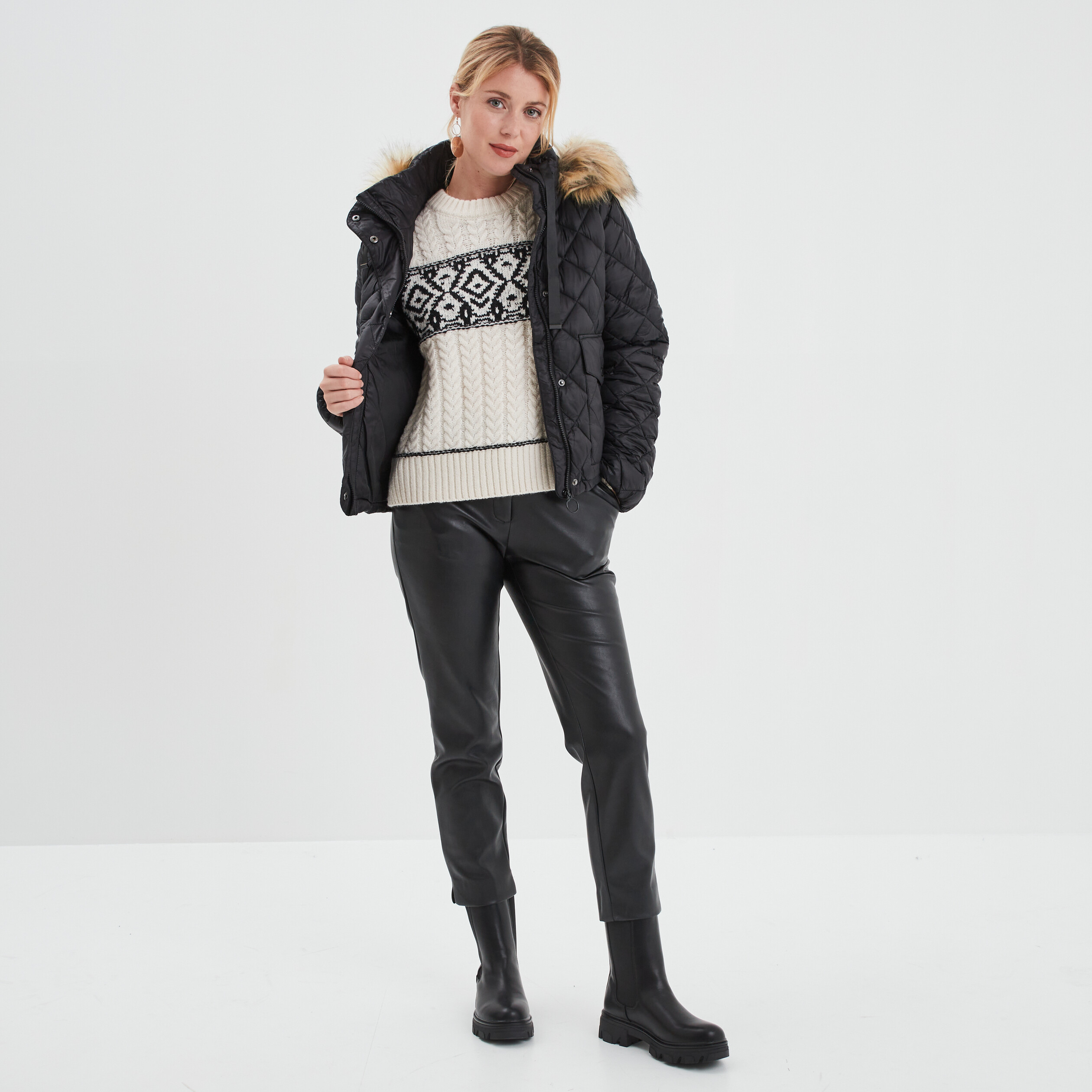 Cape Matelassée à Capuche Noir Femme | Cache Cache