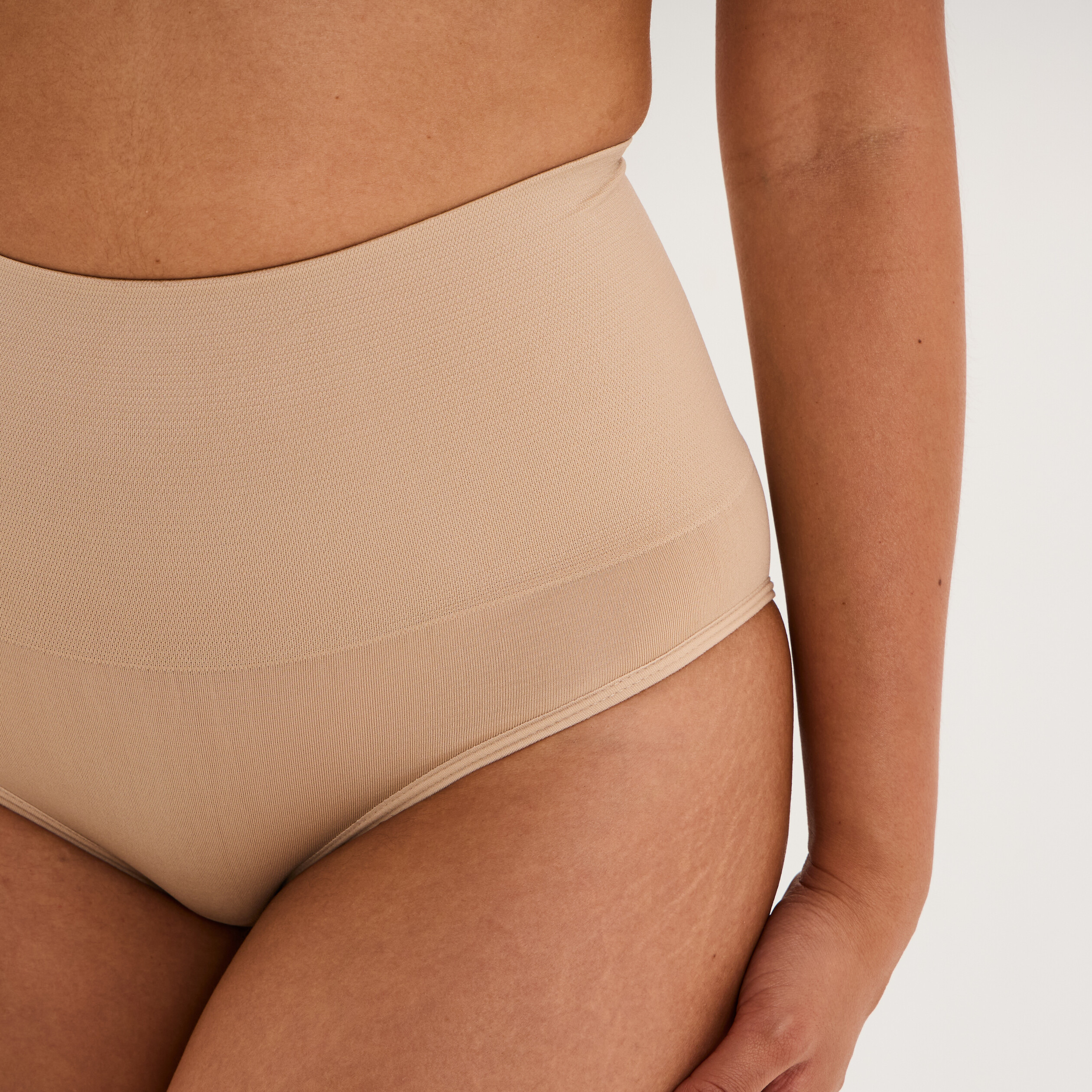 Culotte gainante sans couture beige femme