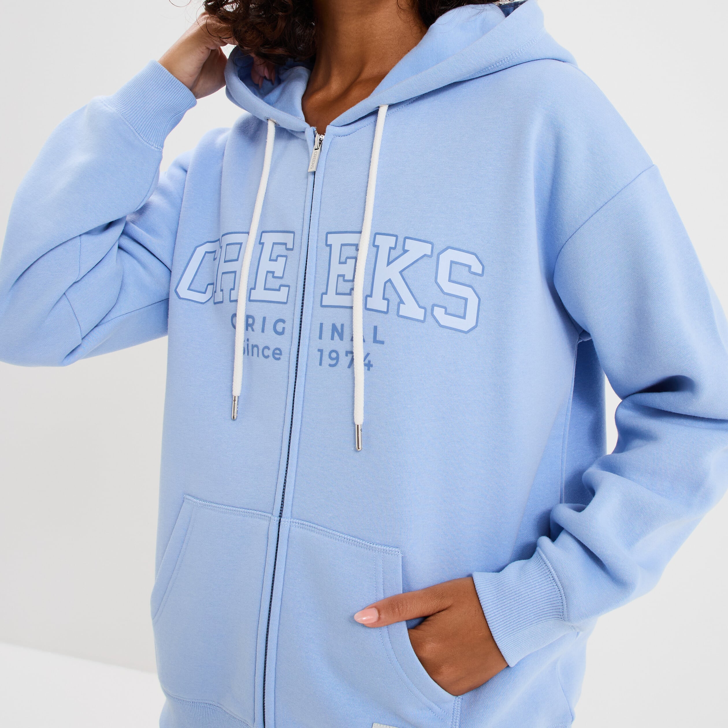 Sweat zipp&eacute; &agrave; capuche bleu marine femme