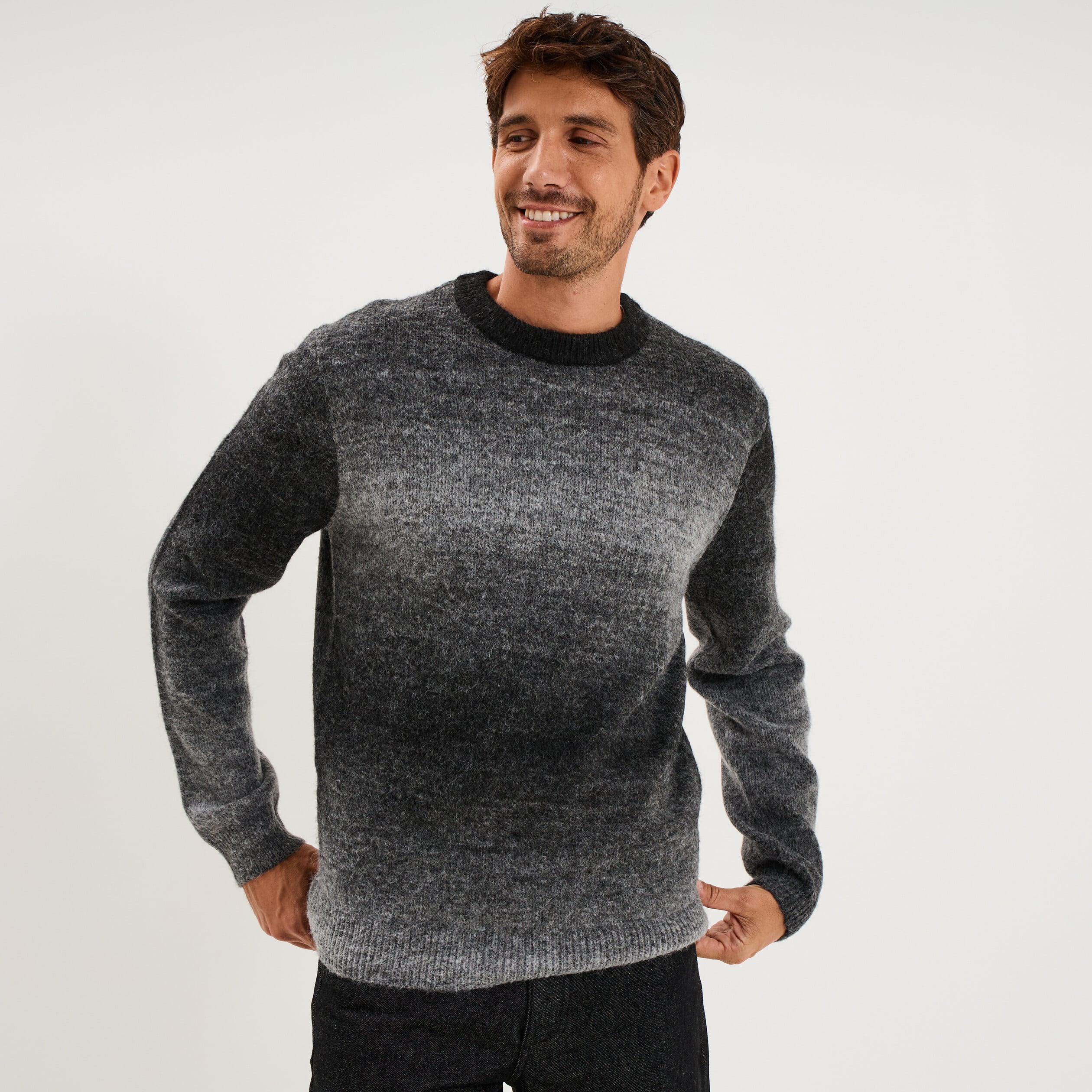 Pull droit col rond manches longues gris fonc&eacute; homme