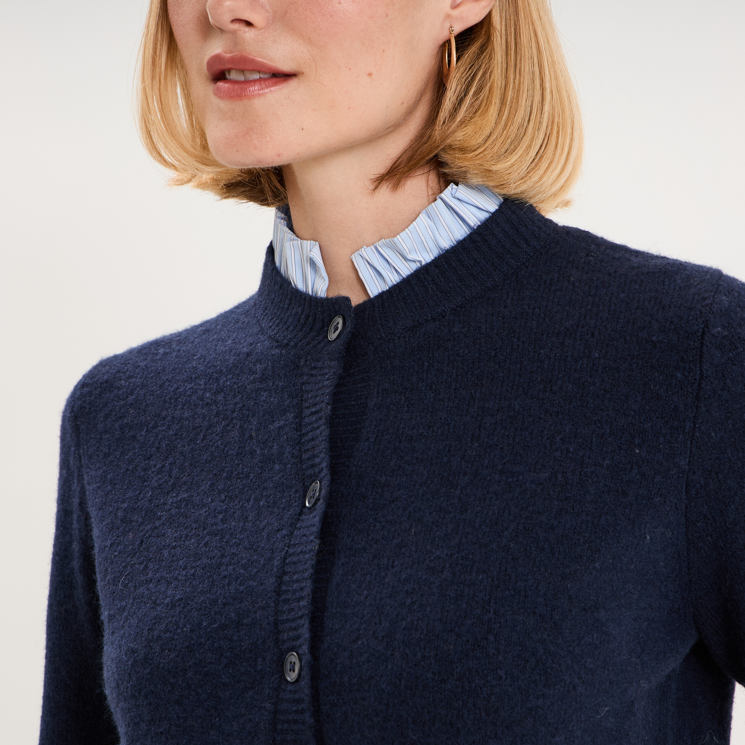 Gilet col rond boutonn&eacute; 2 en 1 bleu fonc&eacute; femme