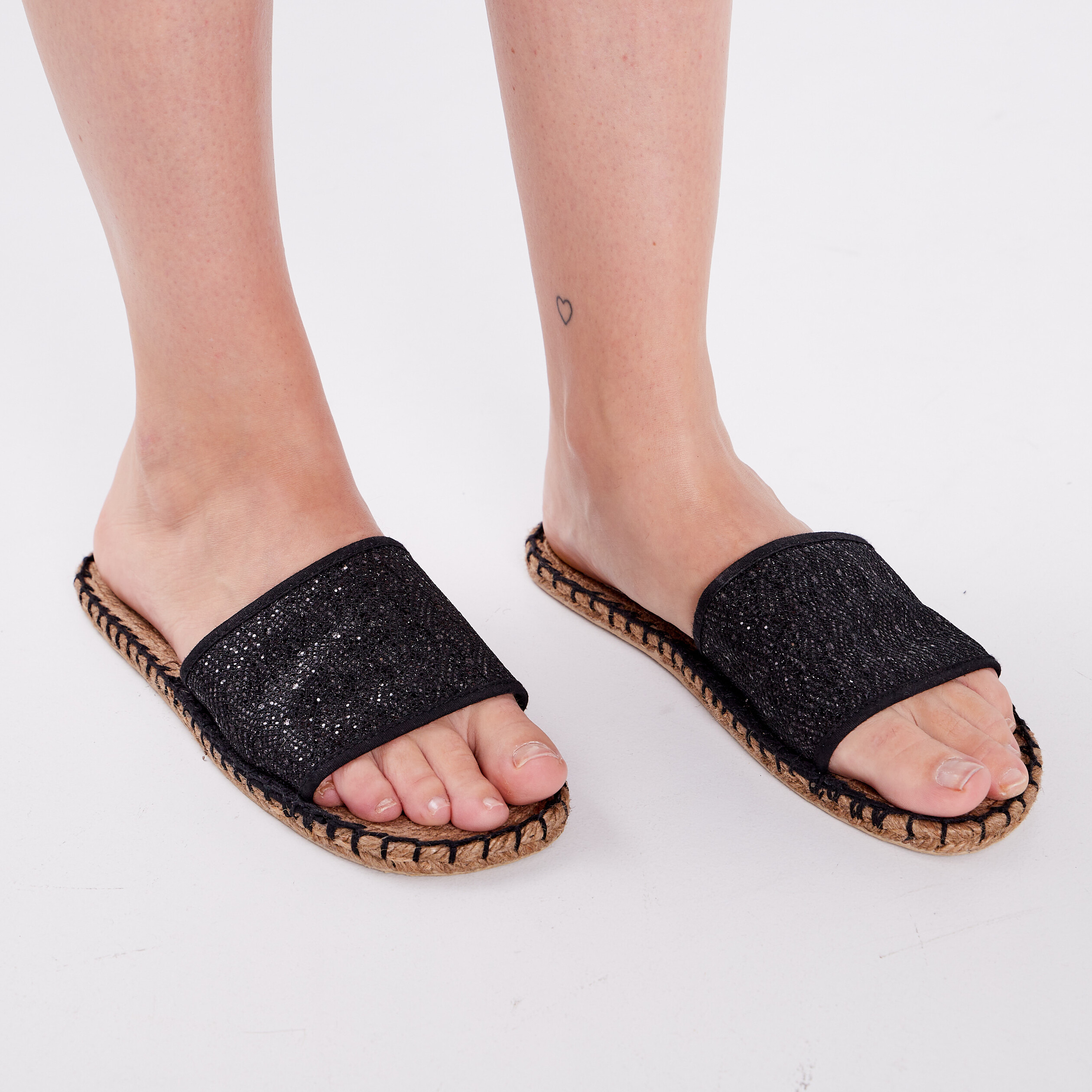Mules d&eacute;tails cordes noir femme