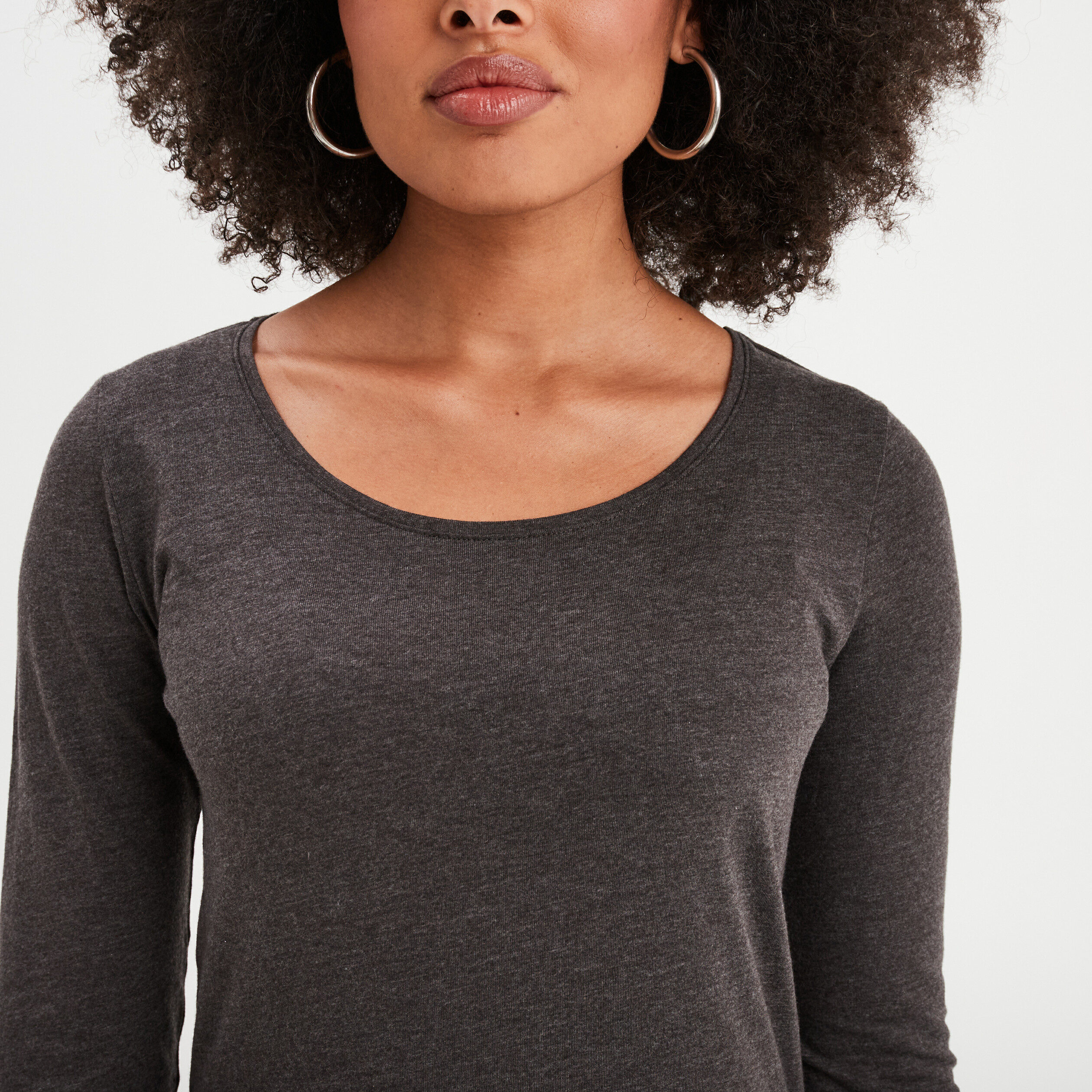 t shirt a manches longues gris fonce femme T-shirt à manches longues gris foncé femme