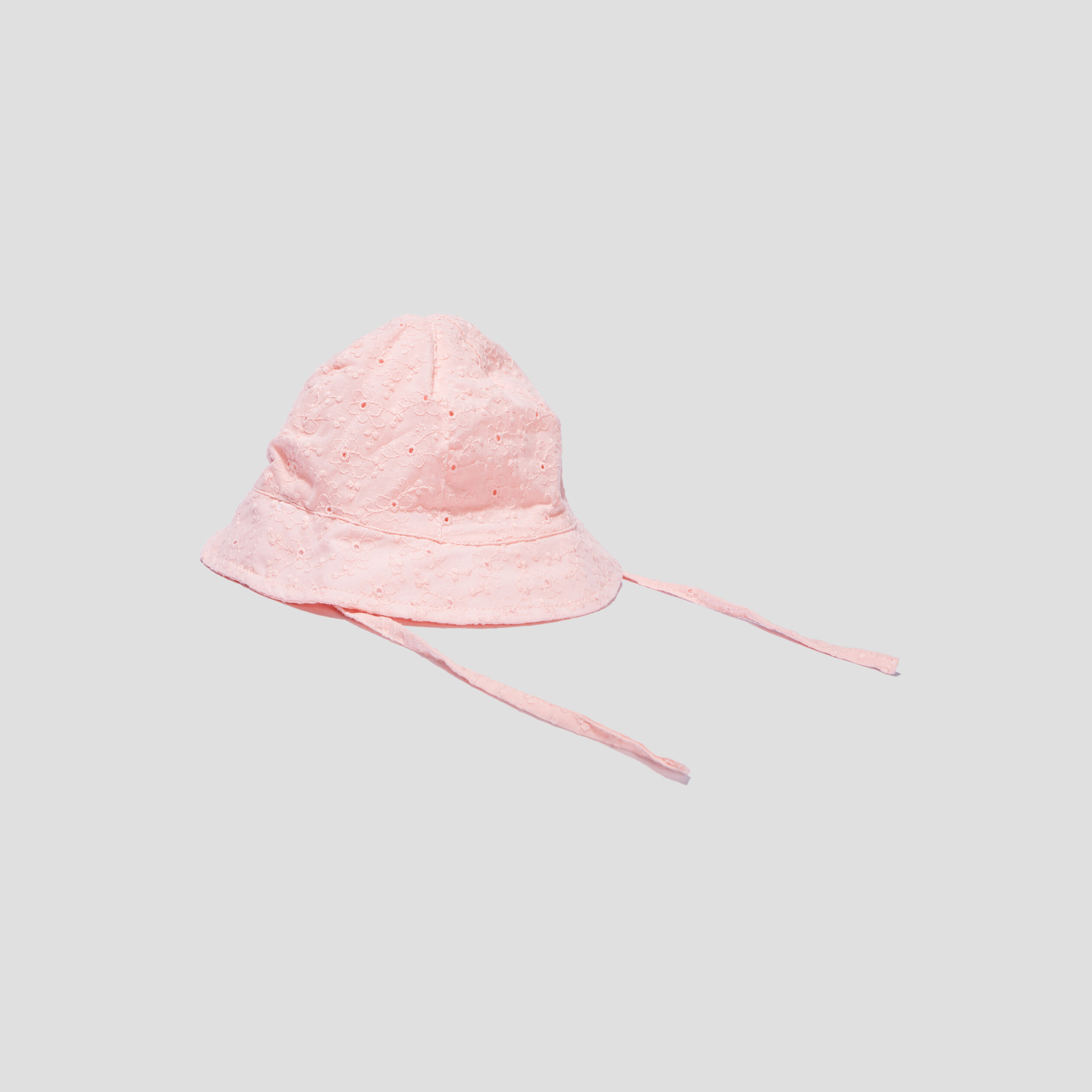 capeline en broderie anglaise coton rose bebef Capeline en broderie anglaise coton rose bébé fille