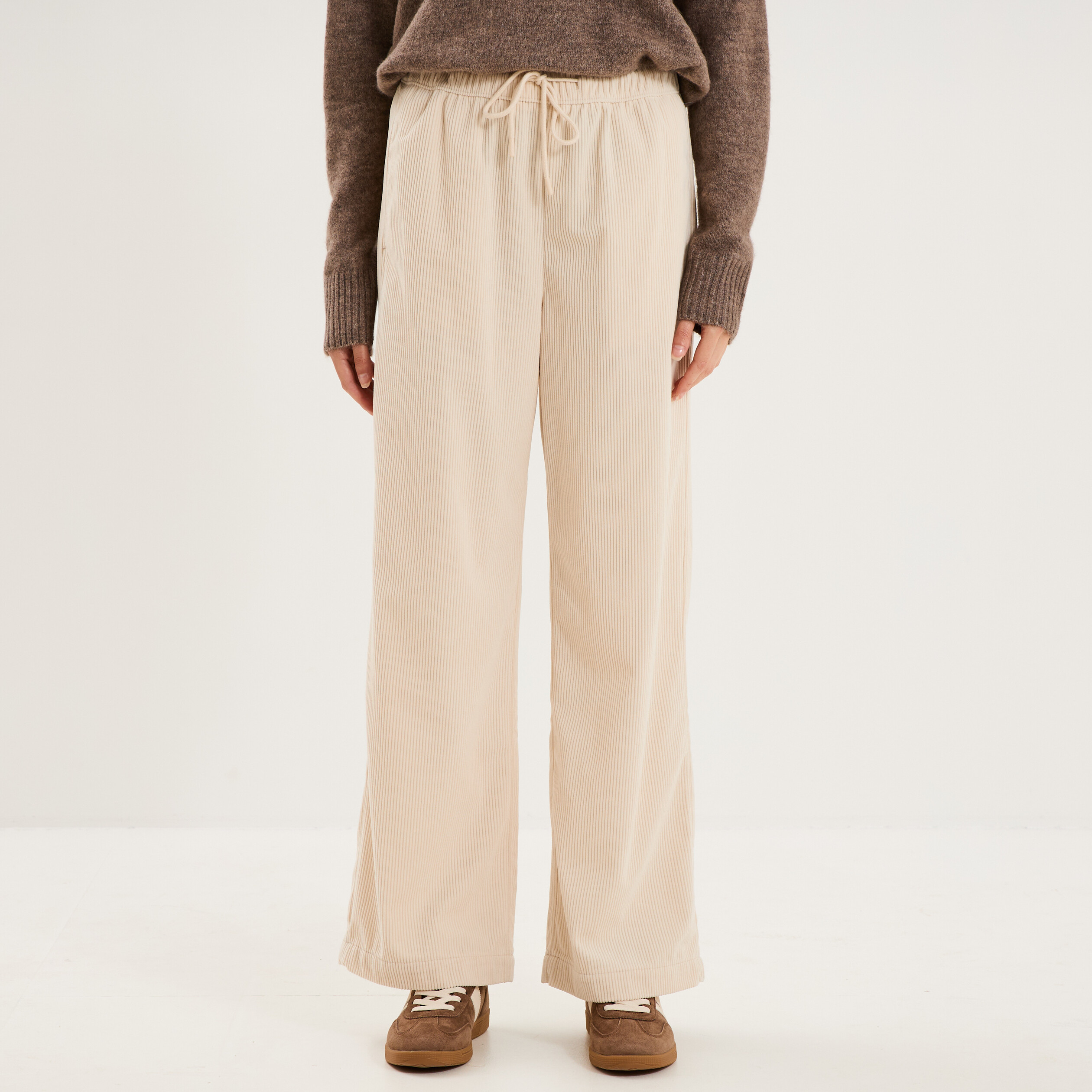 Pantalon large effet velours c&ocirc;tel&eacute; sable femme