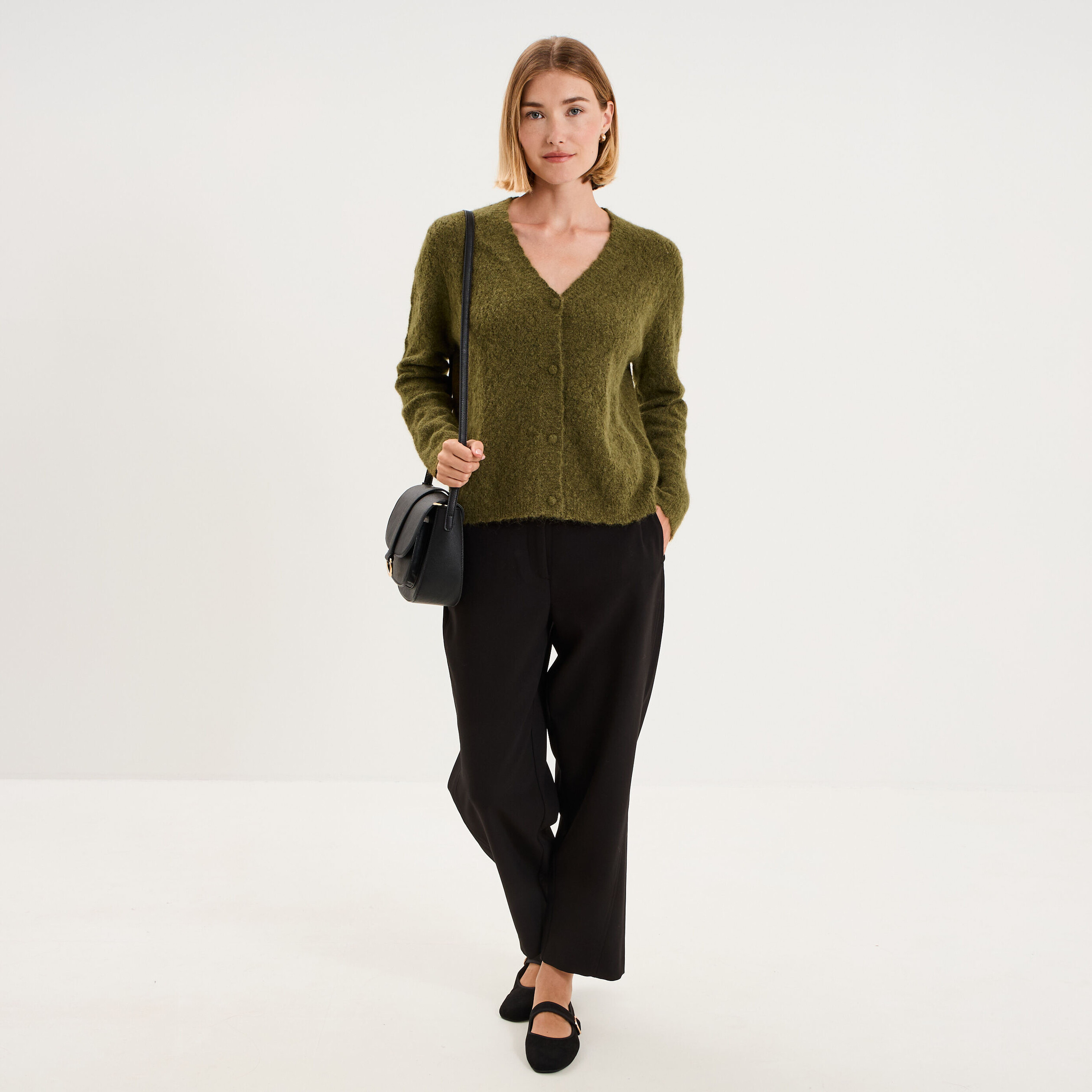 Gilet cardigan ajour&eacute; manches longues vert olive femme