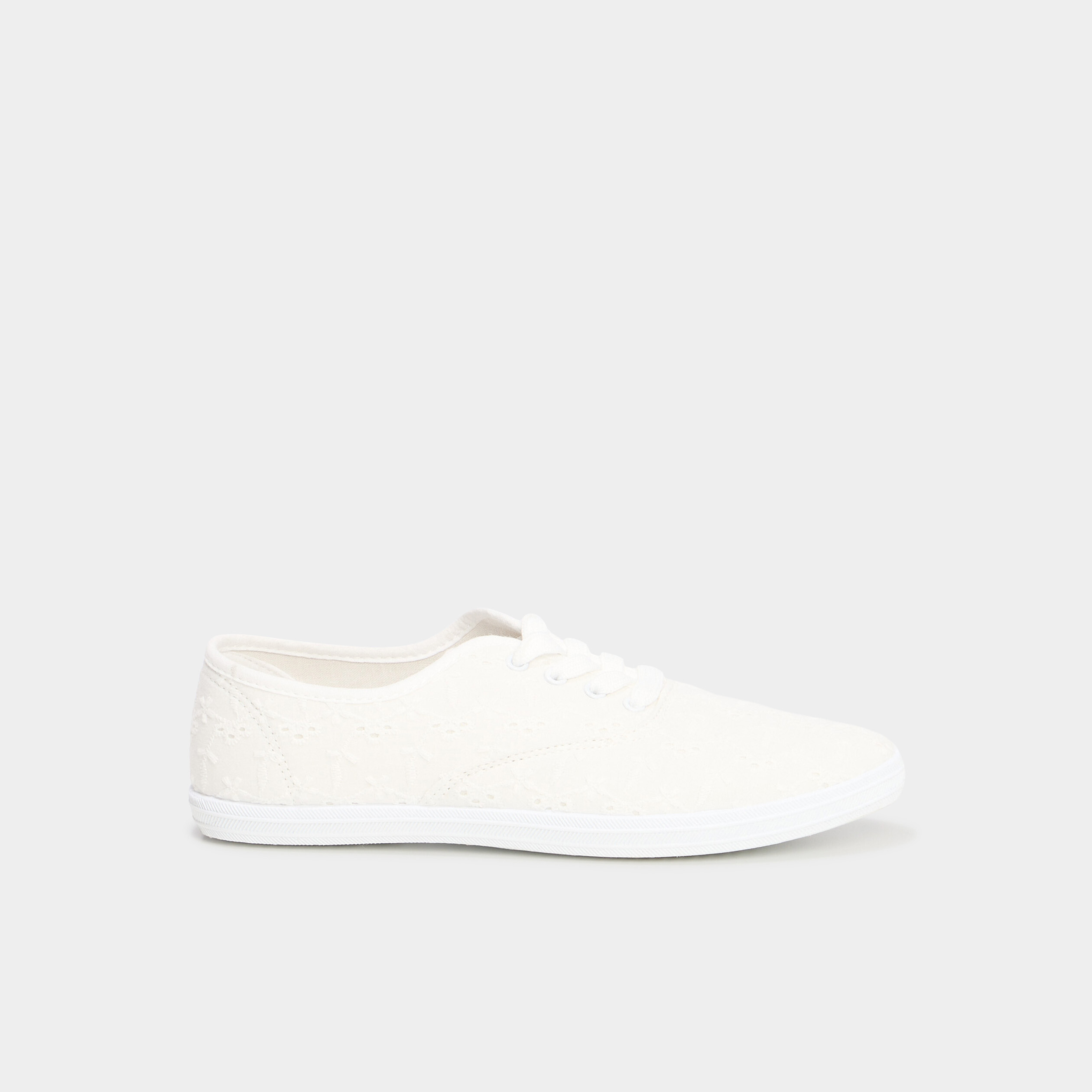 Tennis toile blanche femme sale
