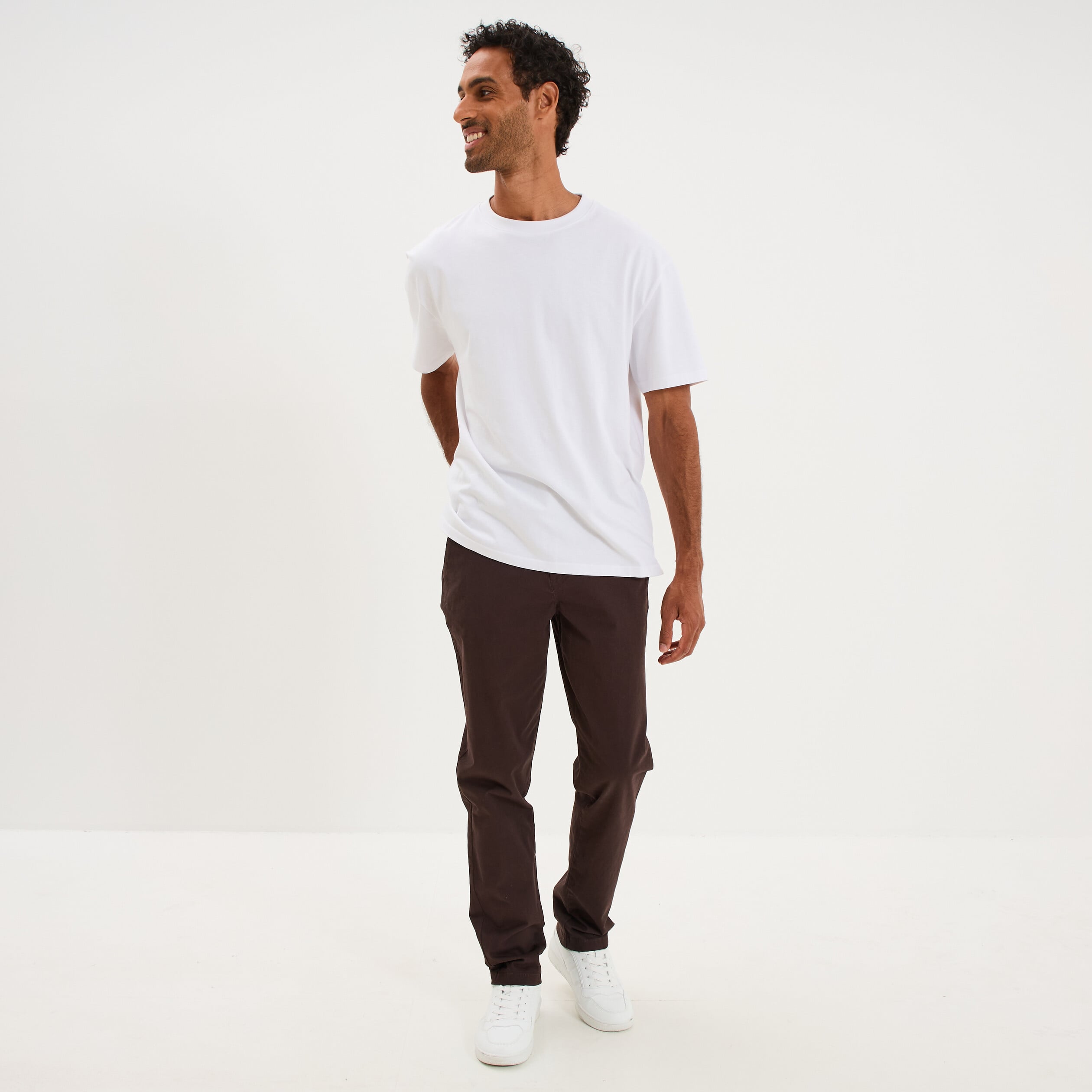 Pantalon chino droit stretch marron fonc&eacute; homme