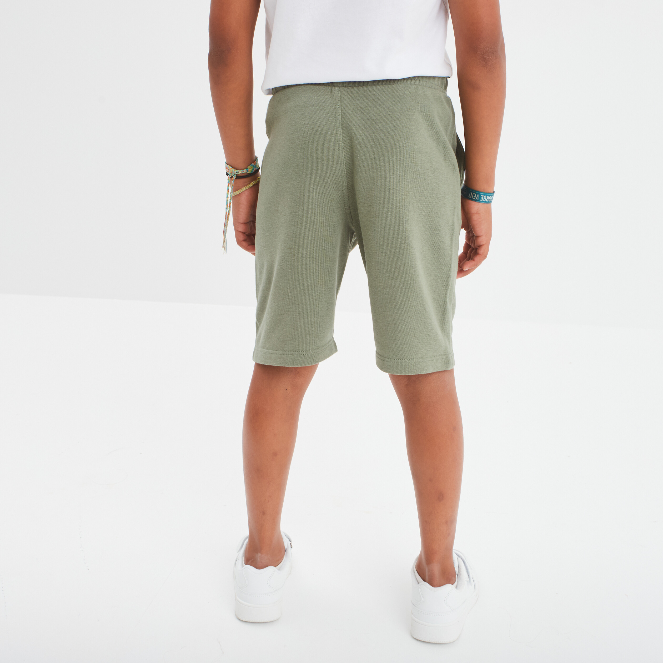bermuda de jogging taille elastiquee vert kaki garcon Bermuda de jogging taille élastiquée vert kaki garçon