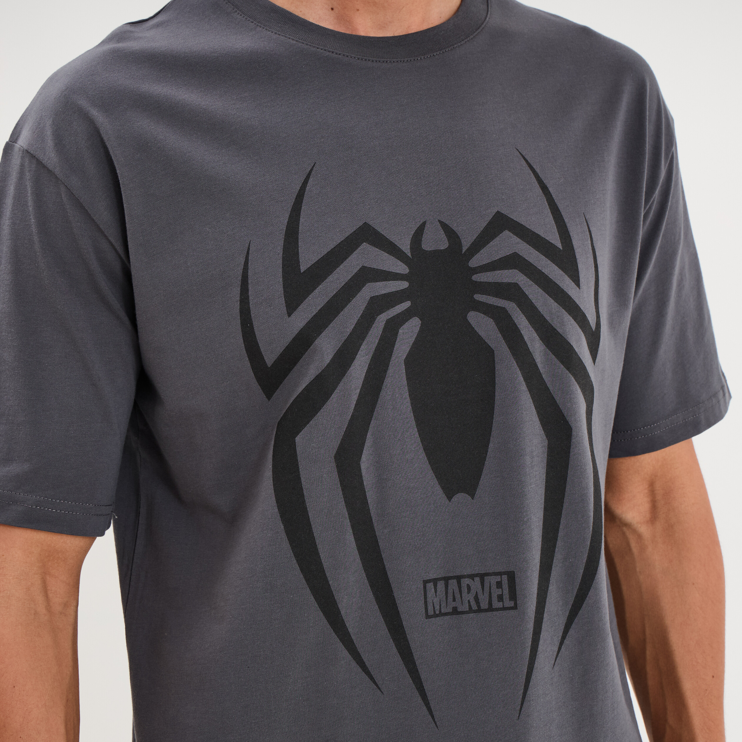 T-shirt manches courtes Spider-Man gris fonc&eacute; homme