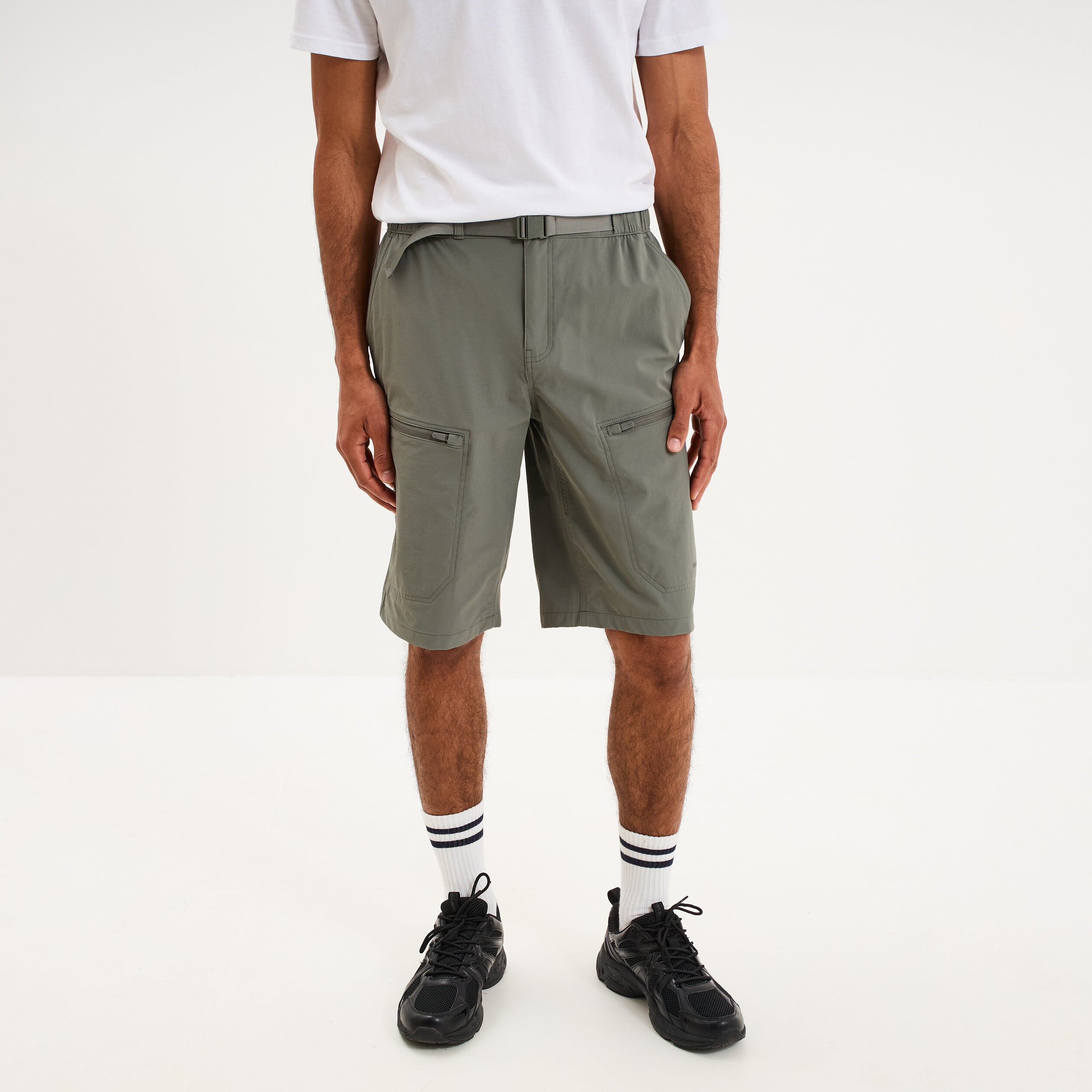 Short de randonn&eacute;e respirant gris homme