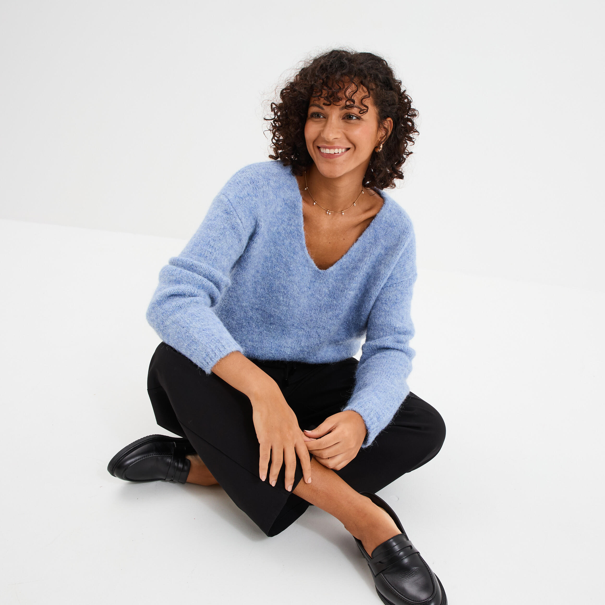 Pull col en V manches longues bleu ciel femme