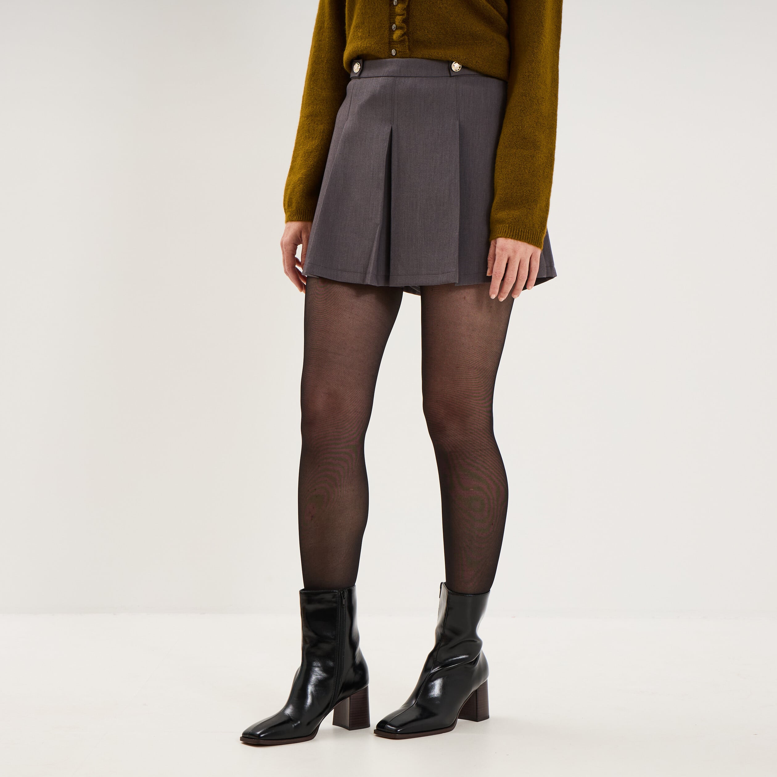 Jupe-short pliss&eacute;e boutons dor&eacute;s gris fonc&eacute; femme